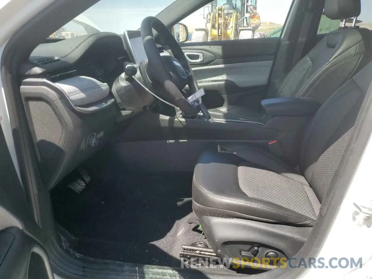 7 Photograph of a damaged car 3C4NJDBN2ST547179 JEEP COMPASS 2025