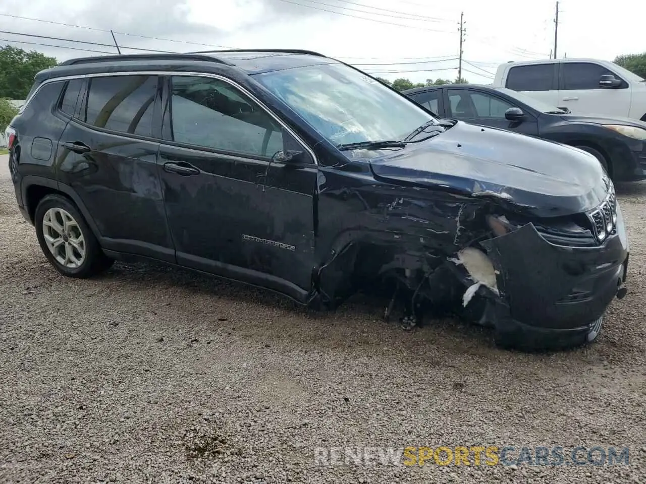 4 Photograph of a damaged car 3C4NJDBN3ST546946 JEEP COMPASS 2025
