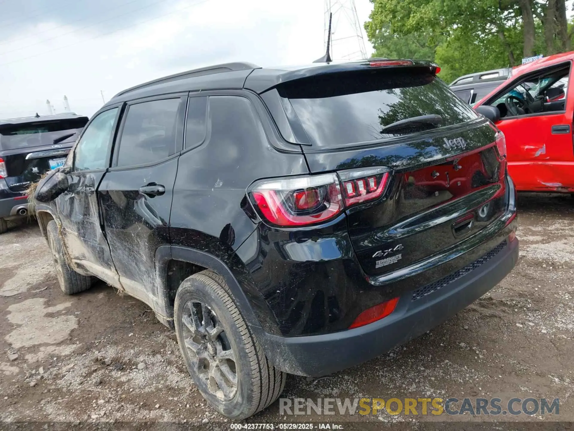 3 Photograph of a damaged car 3C4NJDBN4ST553209 JEEP COMPASS 2025