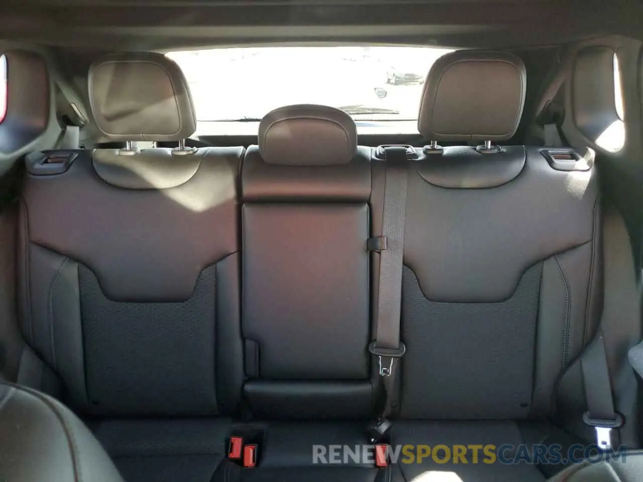 10 Photograph of a damaged car 3C4NJDBN4ST569877 JEEP COMPASS 2025