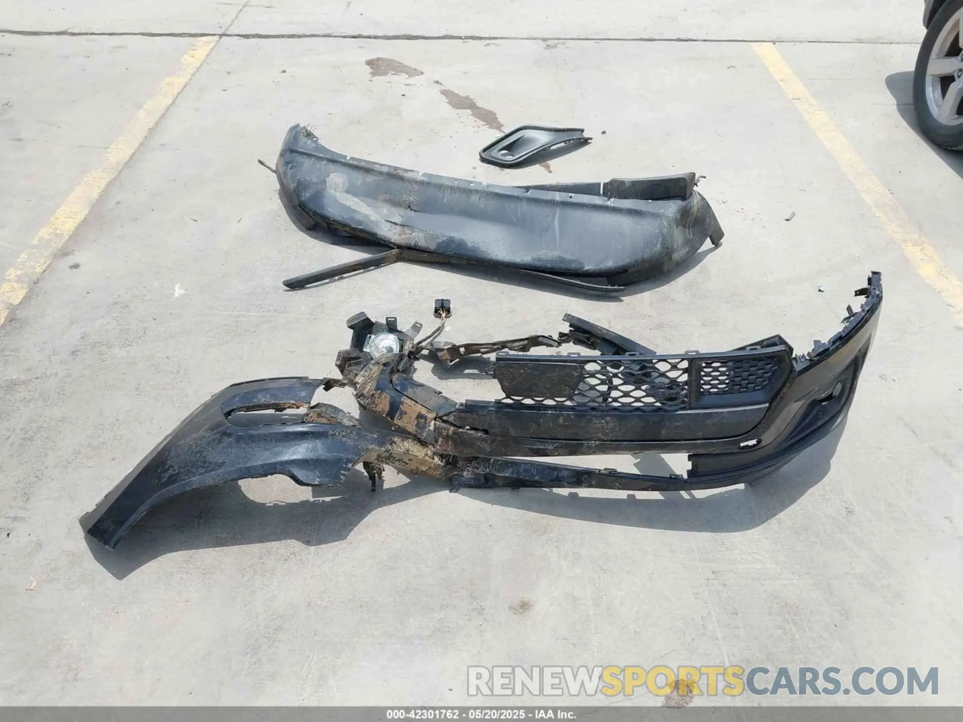 12 Photograph of a damaged car 3C4NJDBN5ST577602 JEEP COMPASS 2025