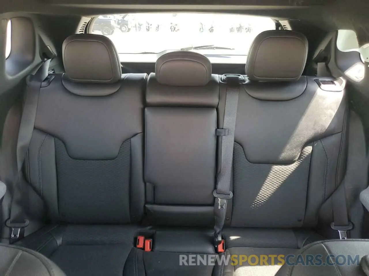10 Photograph of a damaged car 3C4NJDBN6ST549176 JEEP COMPASS 2025