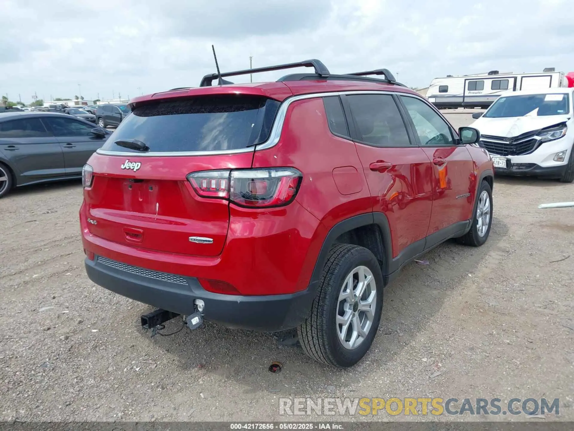 4 Photograph of a damaged car 3C4NJDBN8ST515983 JEEP COMPASS 2025