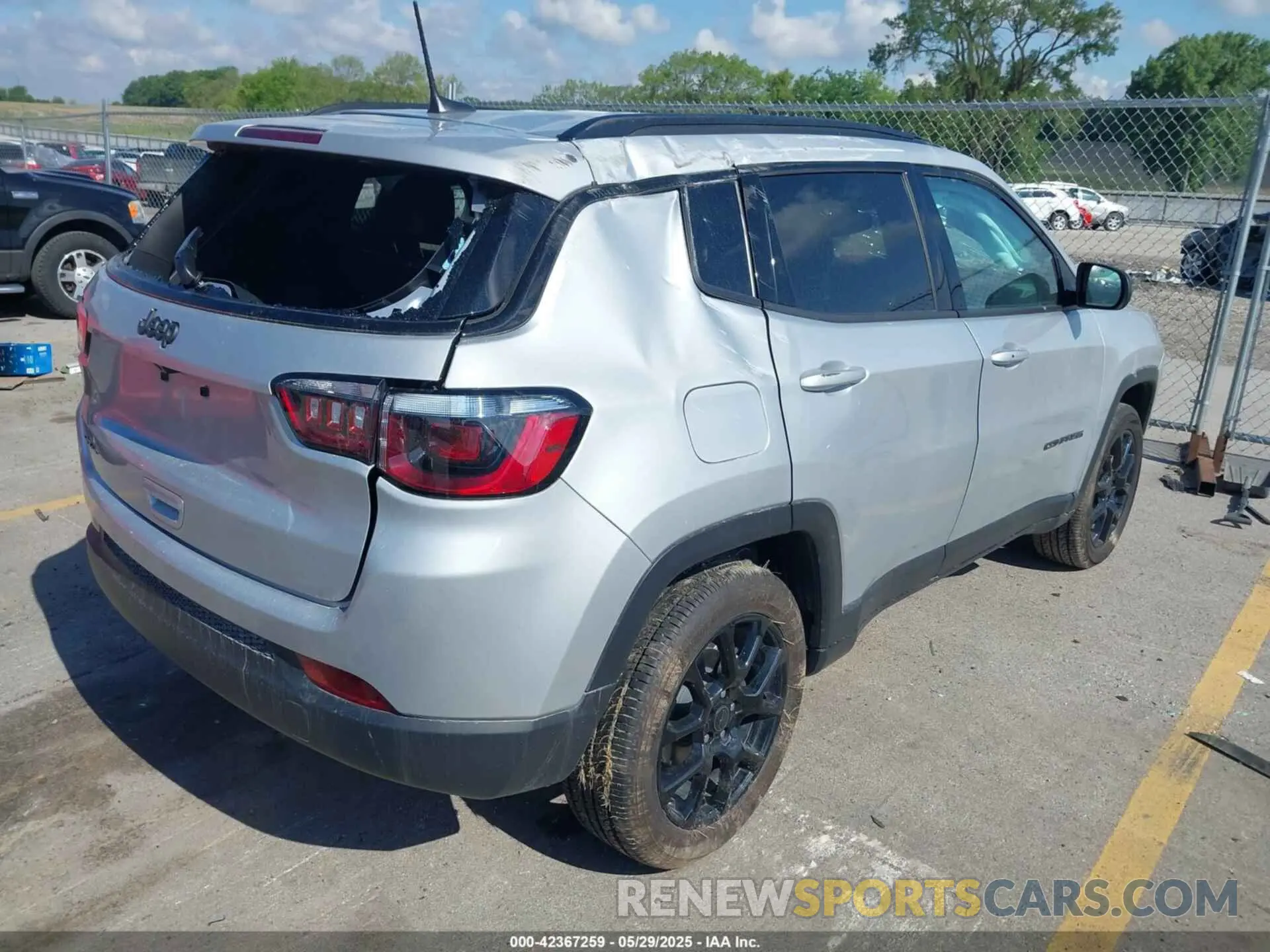 4 Photograph of a damaged car 3C4NJDBN8ST541659 JEEP COMPASS 2025