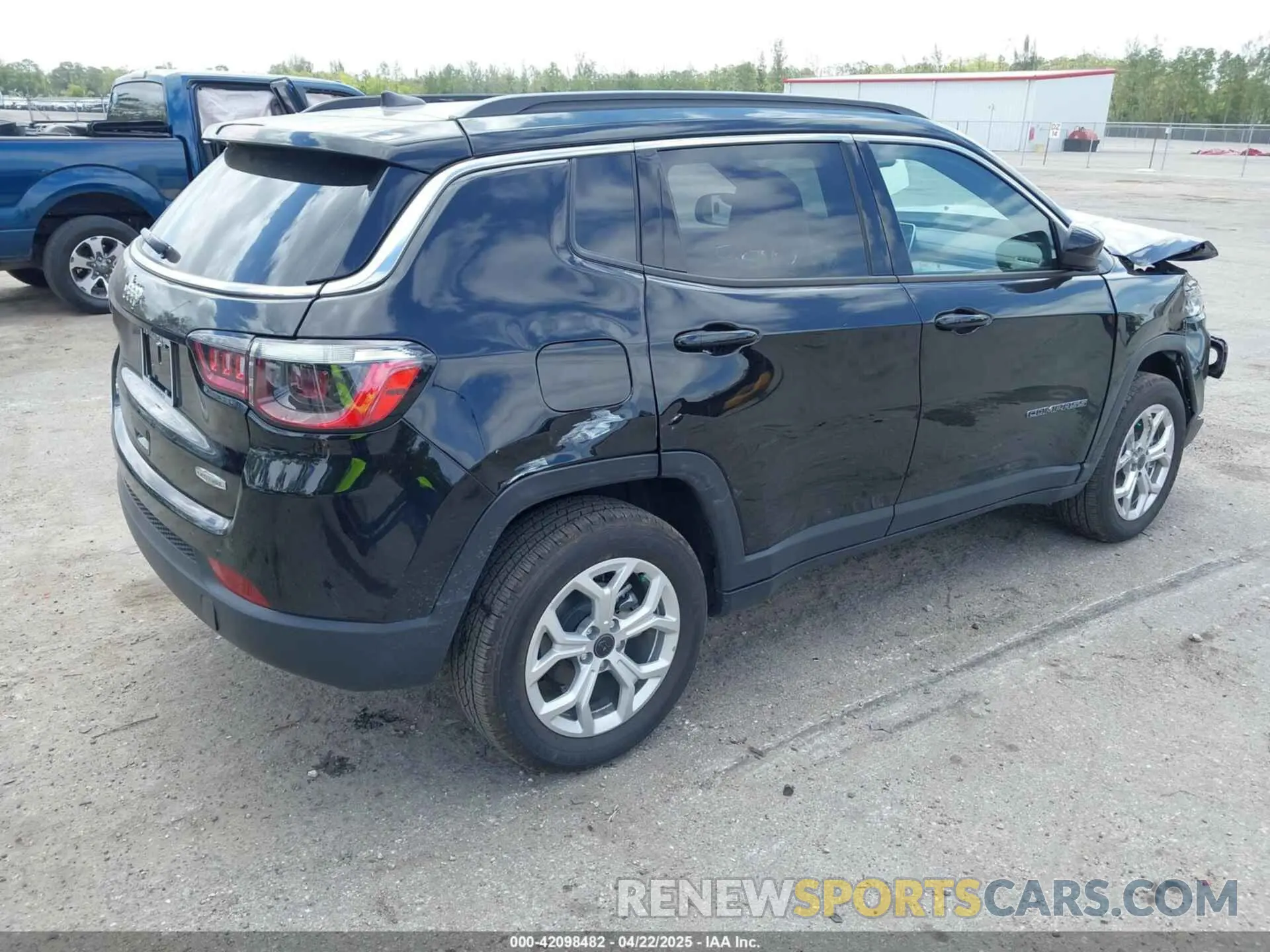 4 Photograph of a damaged car 3C4NJDBN9ST569440 JEEP COMPASS 2025