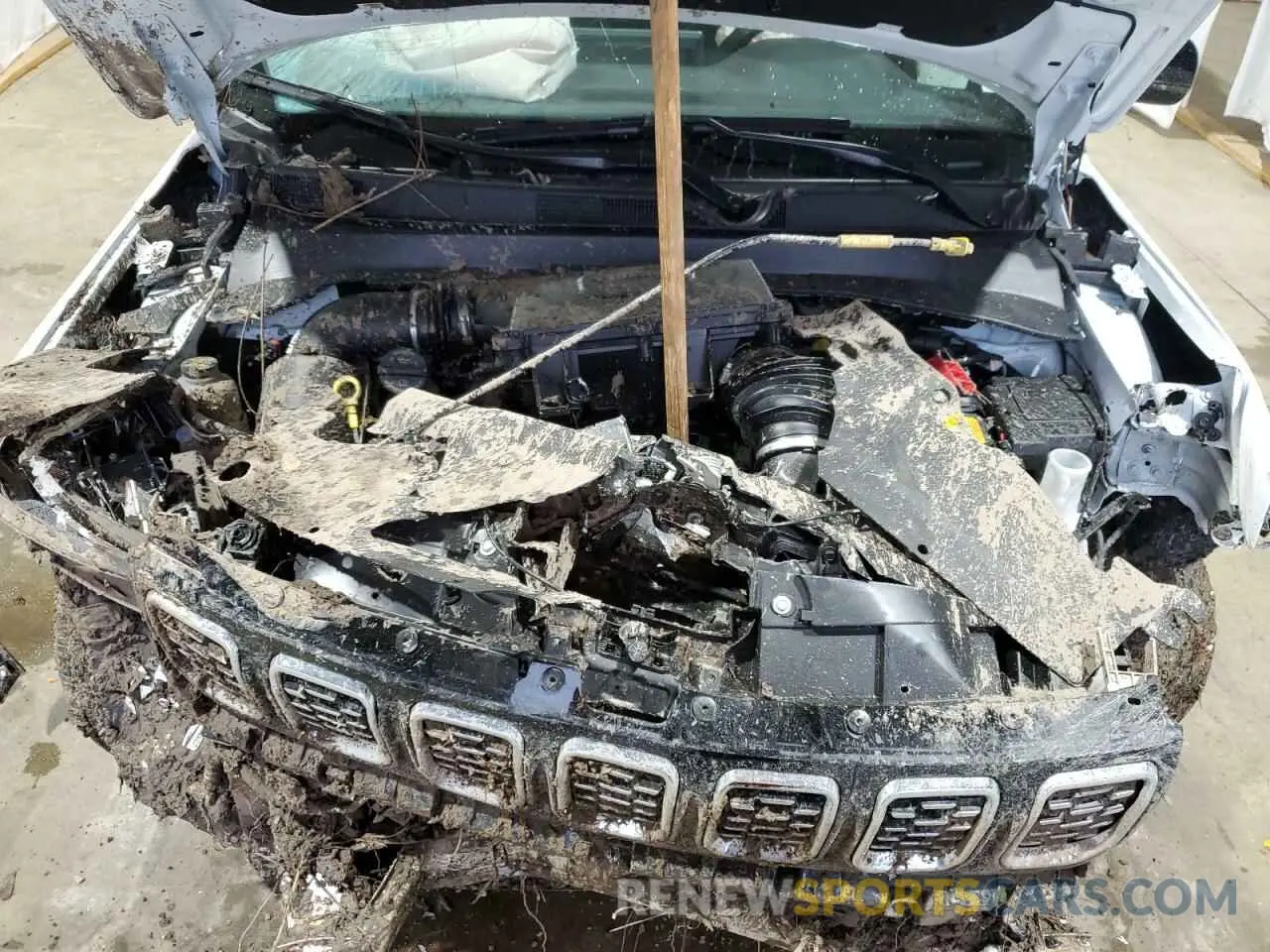 13 Photograph of a damaged car 3C4NJDCN1ST501518 JEEP COMPASS 2025