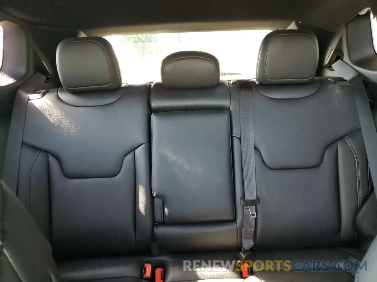 10 Photograph of a damaged car 3C4NJDCN4ST578433 JEEP COMPASS 2025
