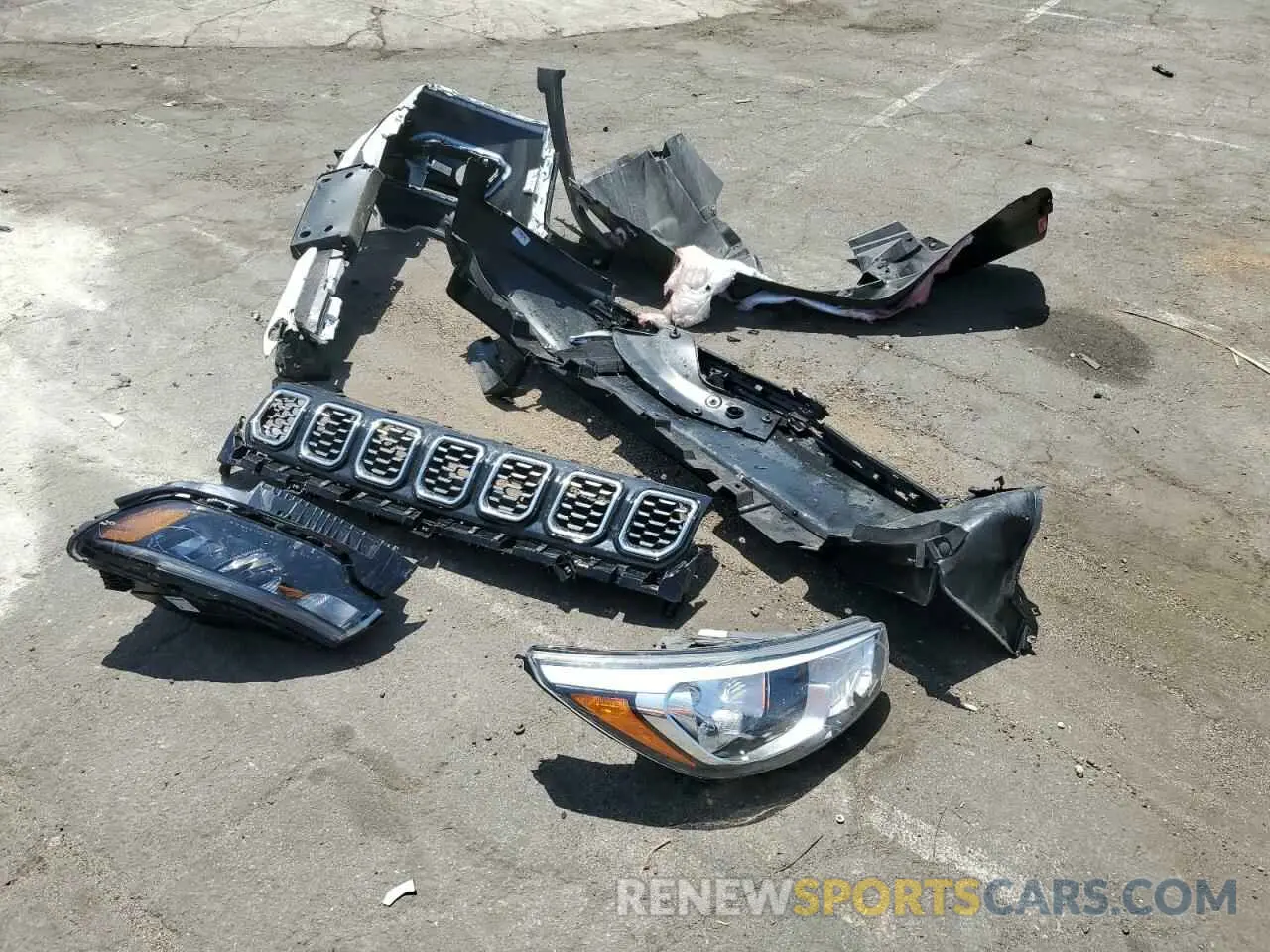 13 Photograph of a damaged car 3C4NJDCN4ST584717 JEEP COMPASS 2025