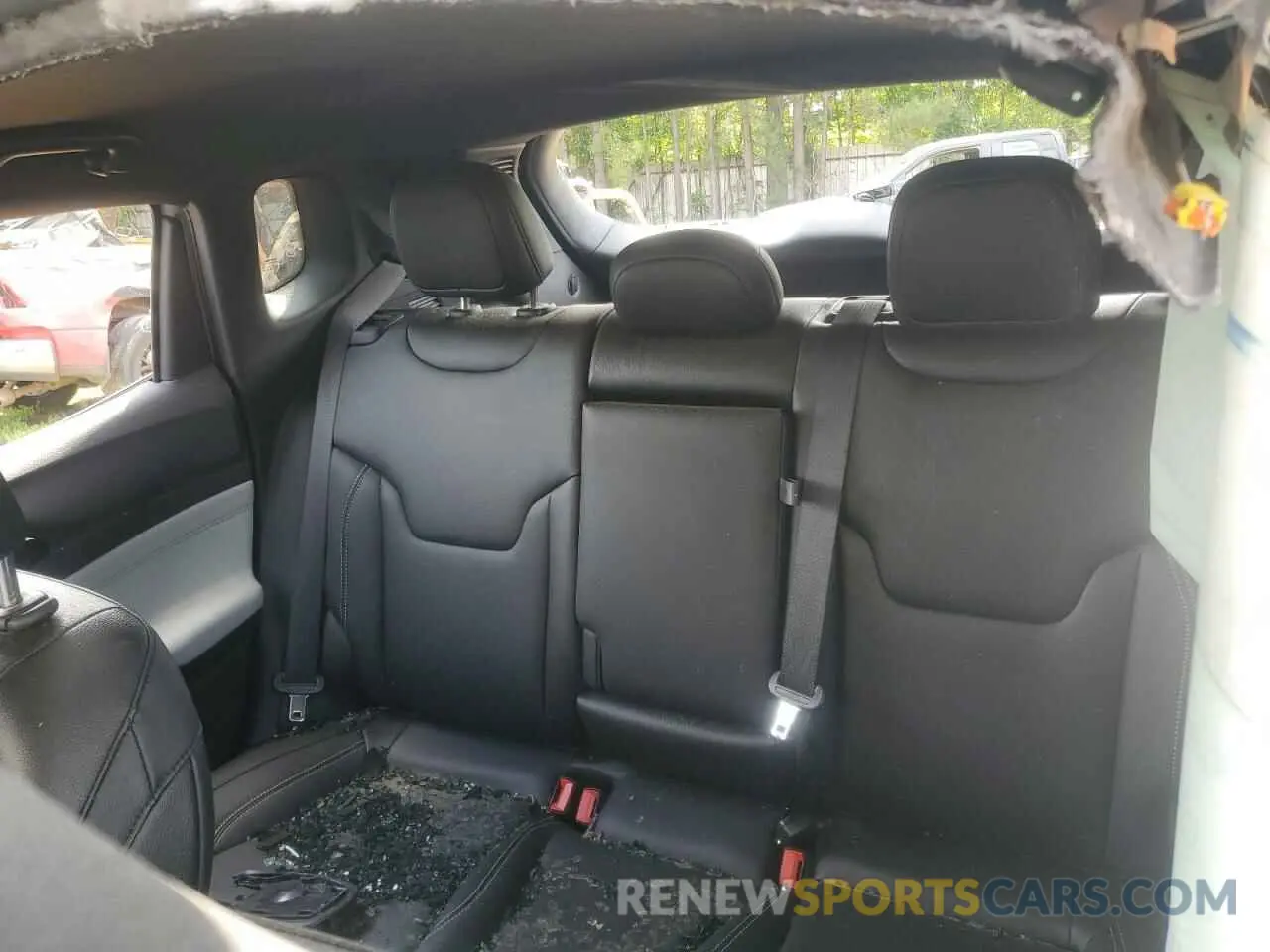 10 Photograph of a damaged car 3C4NJDCN6ST509811 JEEP COMPASS 2025