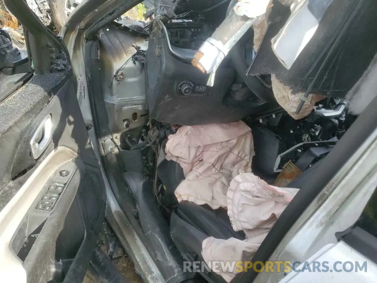 8 Photograph of a damaged car 3C4NJDCN6ST509811 JEEP COMPASS 2025