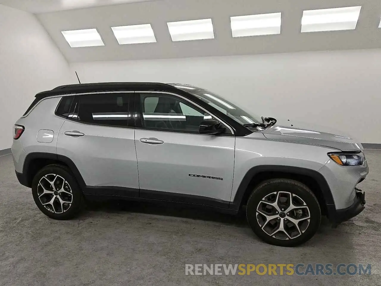 4 Photograph of a damaged car 3C4NJDCN8ST514069 JEEP COMPASS 2025