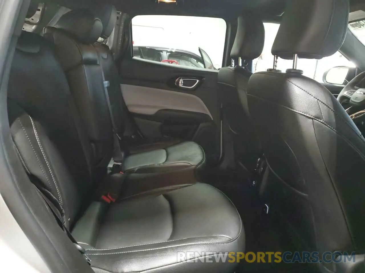 10 Photograph of a damaged car 3C4NJDCN9ST517952 JEEP COMPASS 2025