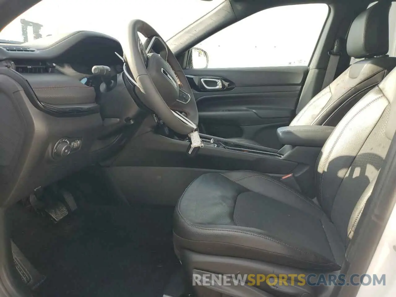 7 Photograph of a damaged car 3C4NJDDN0ST532435 JEEP COMPASS 2025
