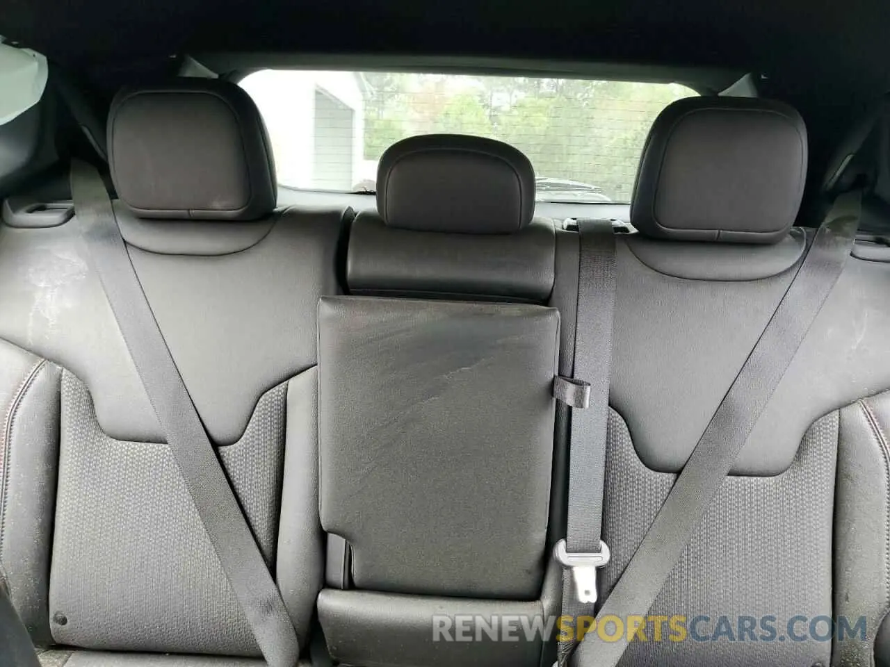 10 Photograph of a damaged car 3C4NJDDN3ST557023 JEEP COMPASS 2025