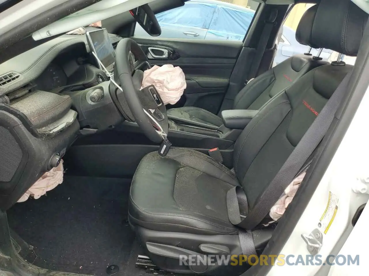 7 Photograph of a damaged car 3C4NJDDN3ST557023 JEEP COMPASS 2025