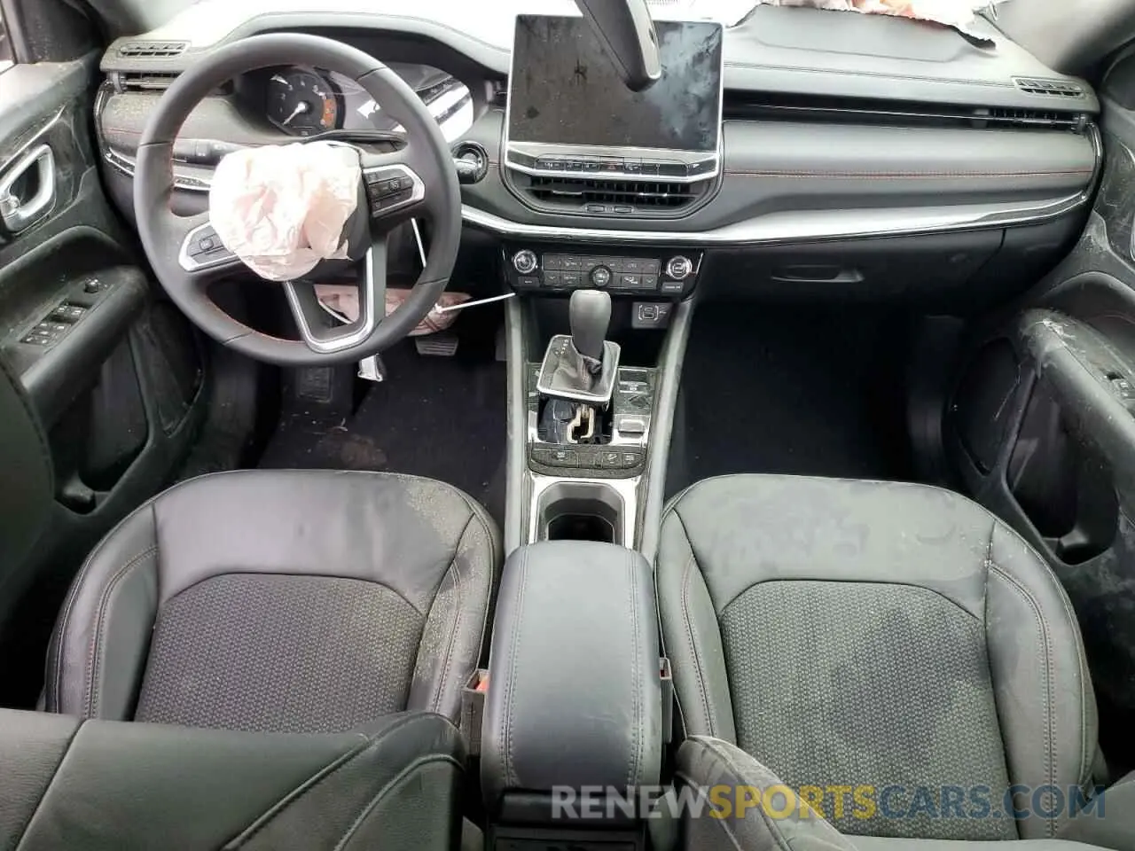 8 Photograph of a damaged car 3C4NJDDN3ST557023 JEEP COMPASS 2025