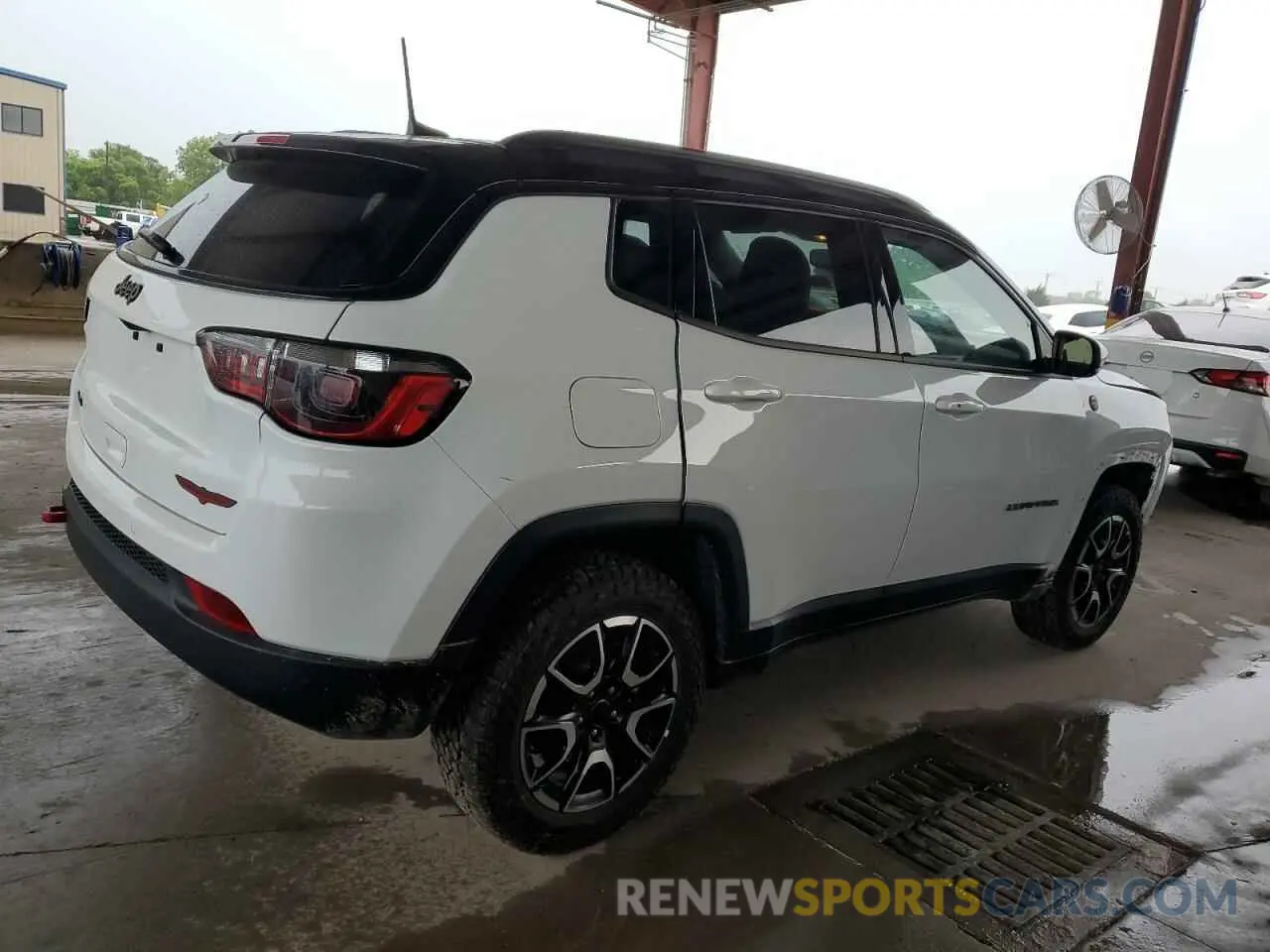 3 Photograph of a damaged car 3C4NJDDN4ST581170 JEEP COMPASS 2025