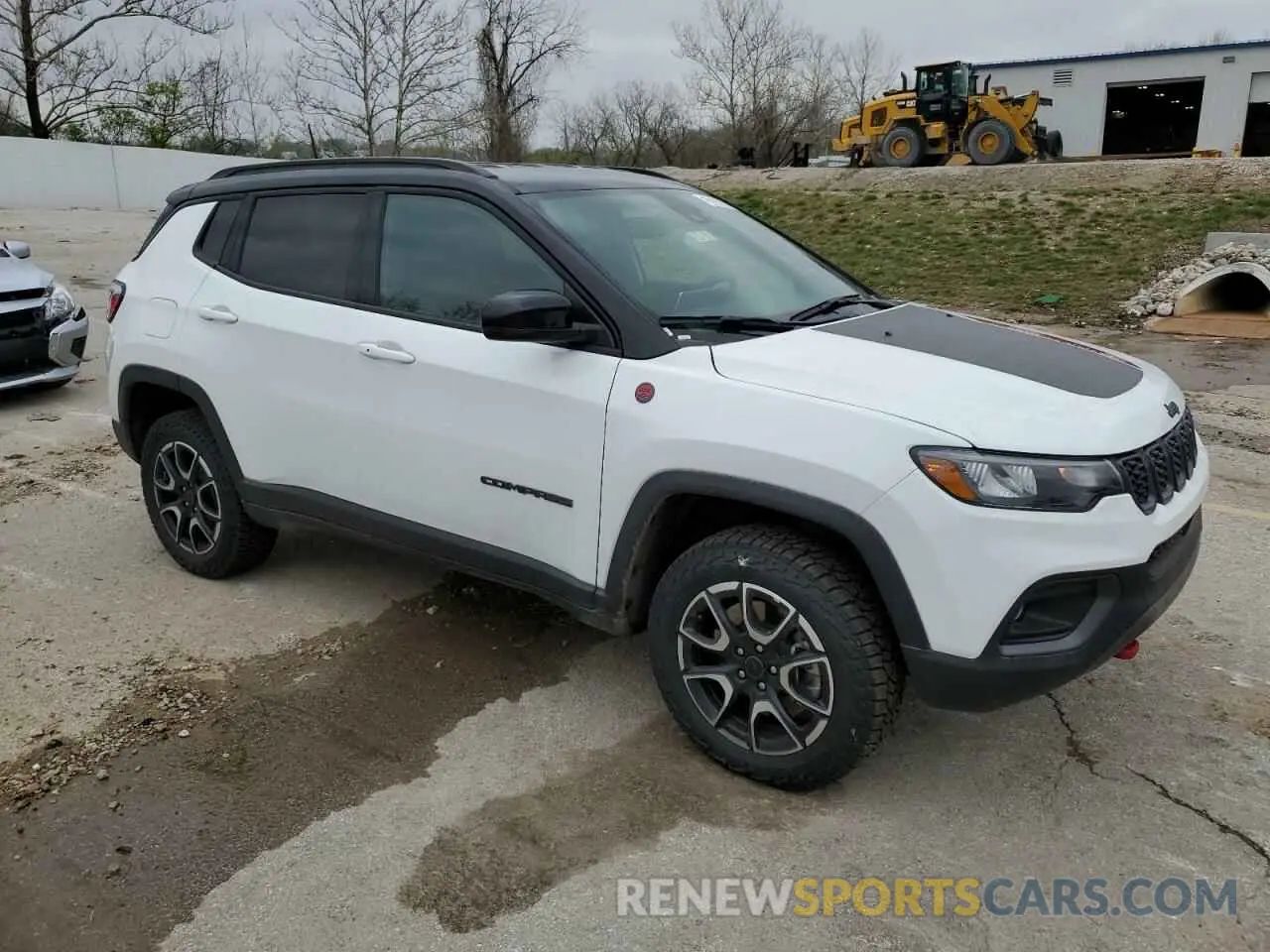 4 Photograph of a damaged car 3C4NJDDN5ST523245 JEEP COMPASS 2025