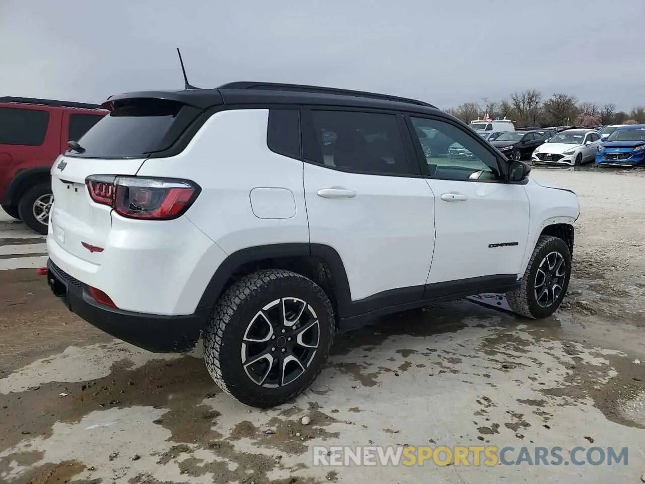 3 Photograph of a damaged car 3C4NJDDN6ST523447 JEEP COMPASS 2025