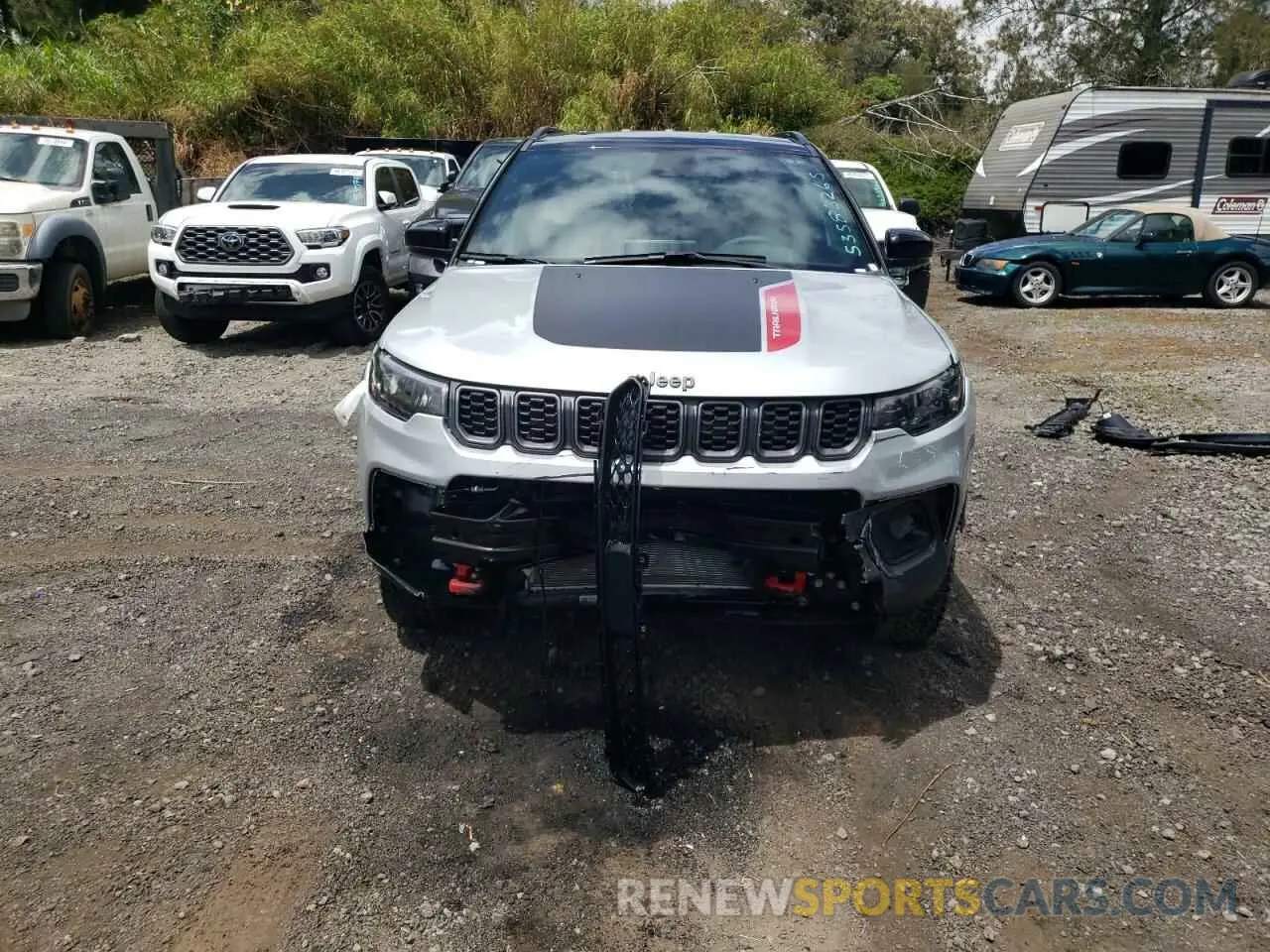 5 Photograph of a damaged car 3C4NJDDN8ST525376 JEEP COMPASS 2025
