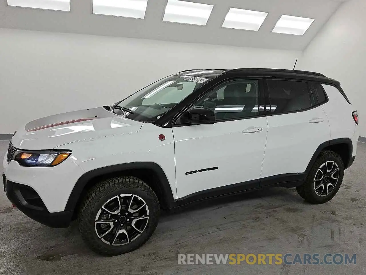1 Photograph of a damaged car 3C4NJDDN9ST526004 JEEP COMPASS 2025