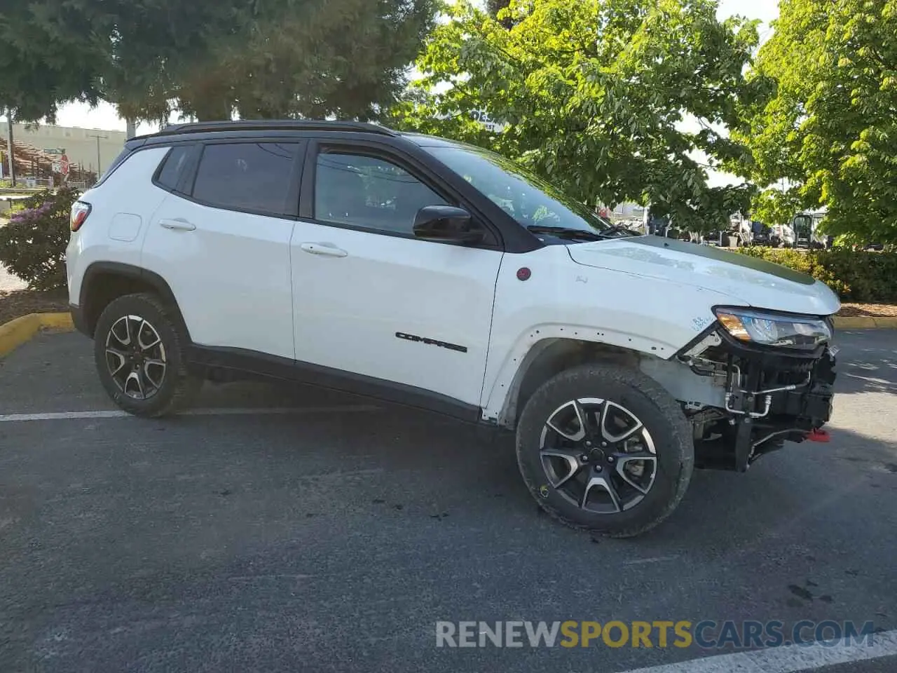 4 Photograph of a damaged car 3C4NJDDNXST519157 JEEP COMPASS 2025