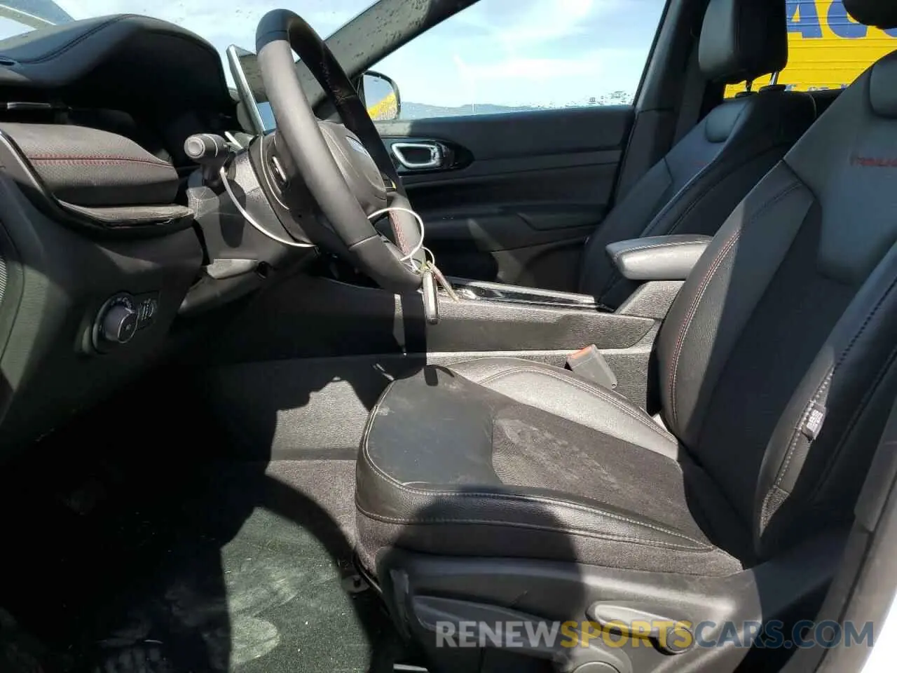 7 Photograph of a damaged car 3C4NJDDNXST519157 JEEP COMPASS 2025