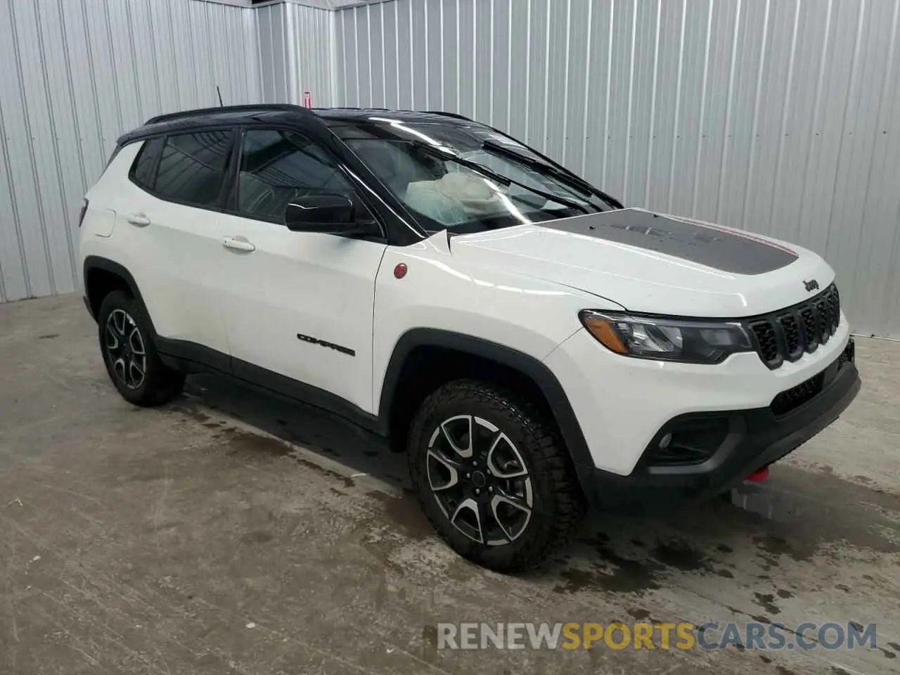 4 Photograph of a damaged car 3C4NJDDNXST564549 JEEP COMPASS 2025