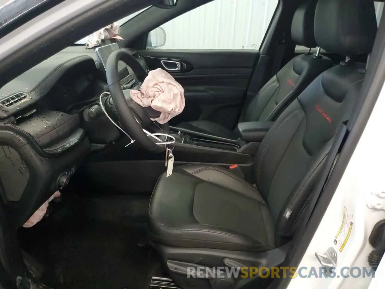 7 Photograph of a damaged car 3C4NJDDNXST564549 JEEP COMPASS 2025