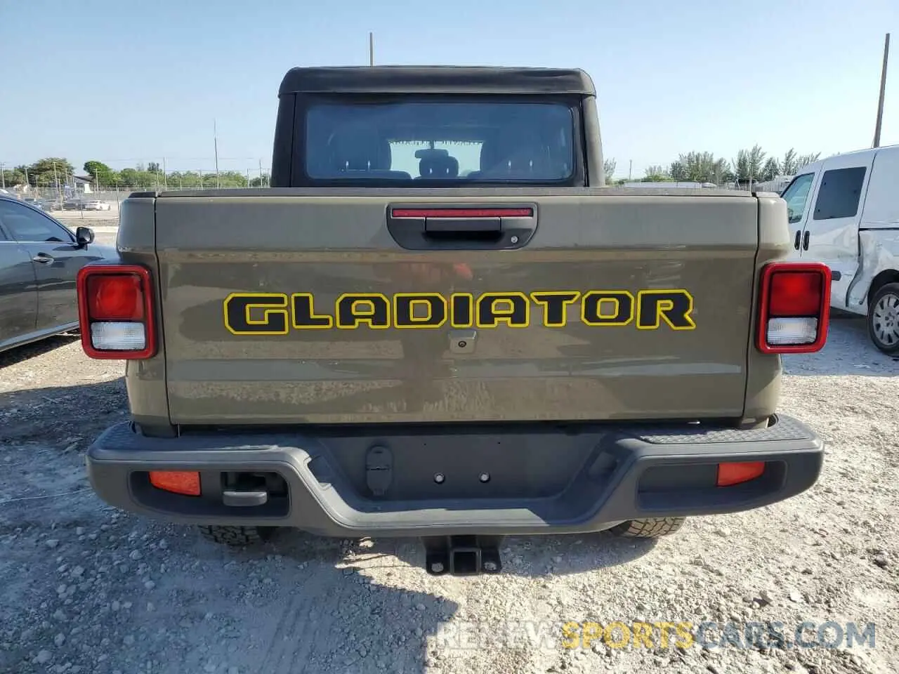 6 Photograph of a damaged car 1C6HJTAG1LL168818 JEEP GLADIATOR 2020