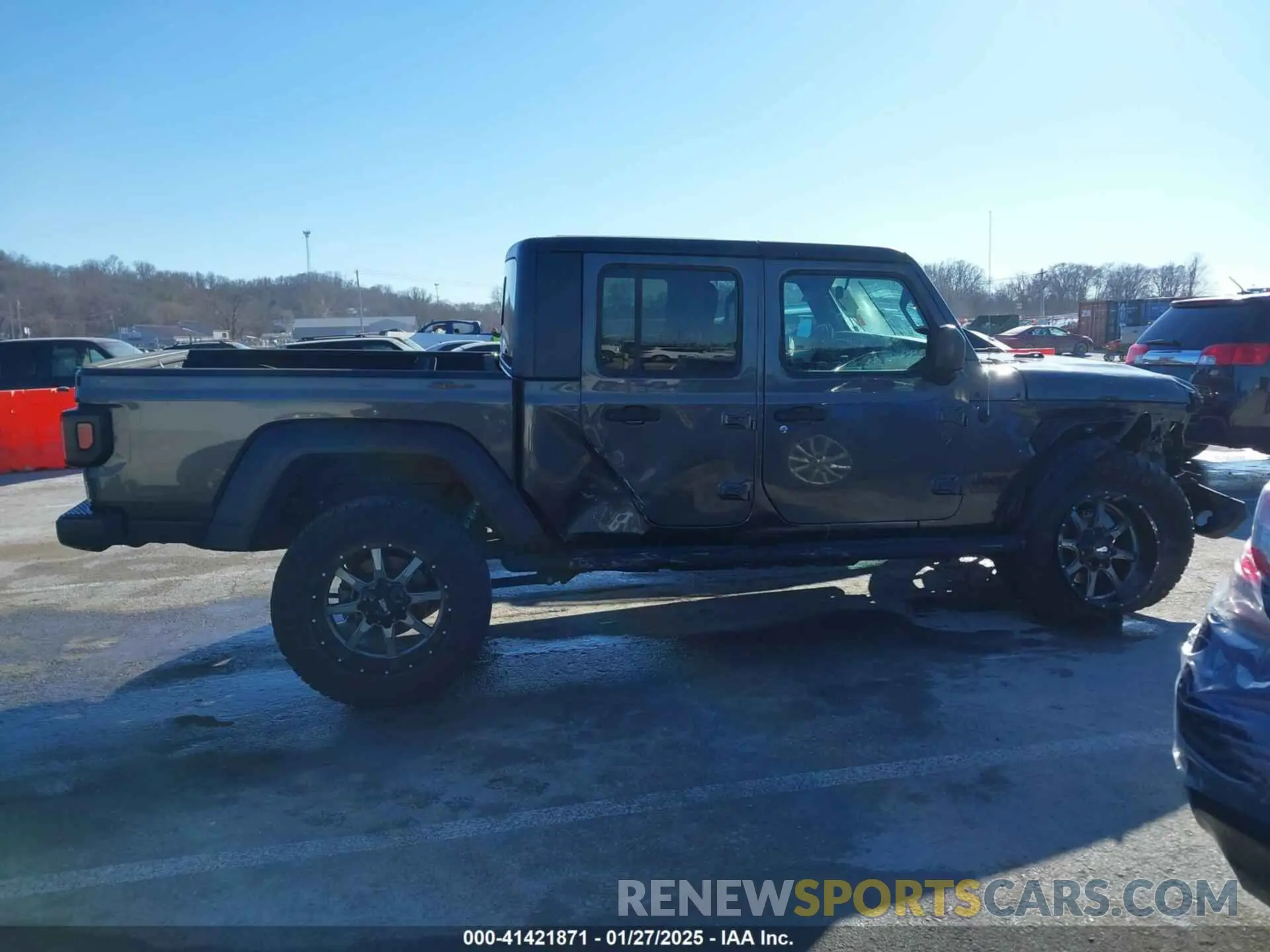 13 Photograph of a damaged car 1C6HJTAG2LL157603 JEEP GLADIATOR 2020