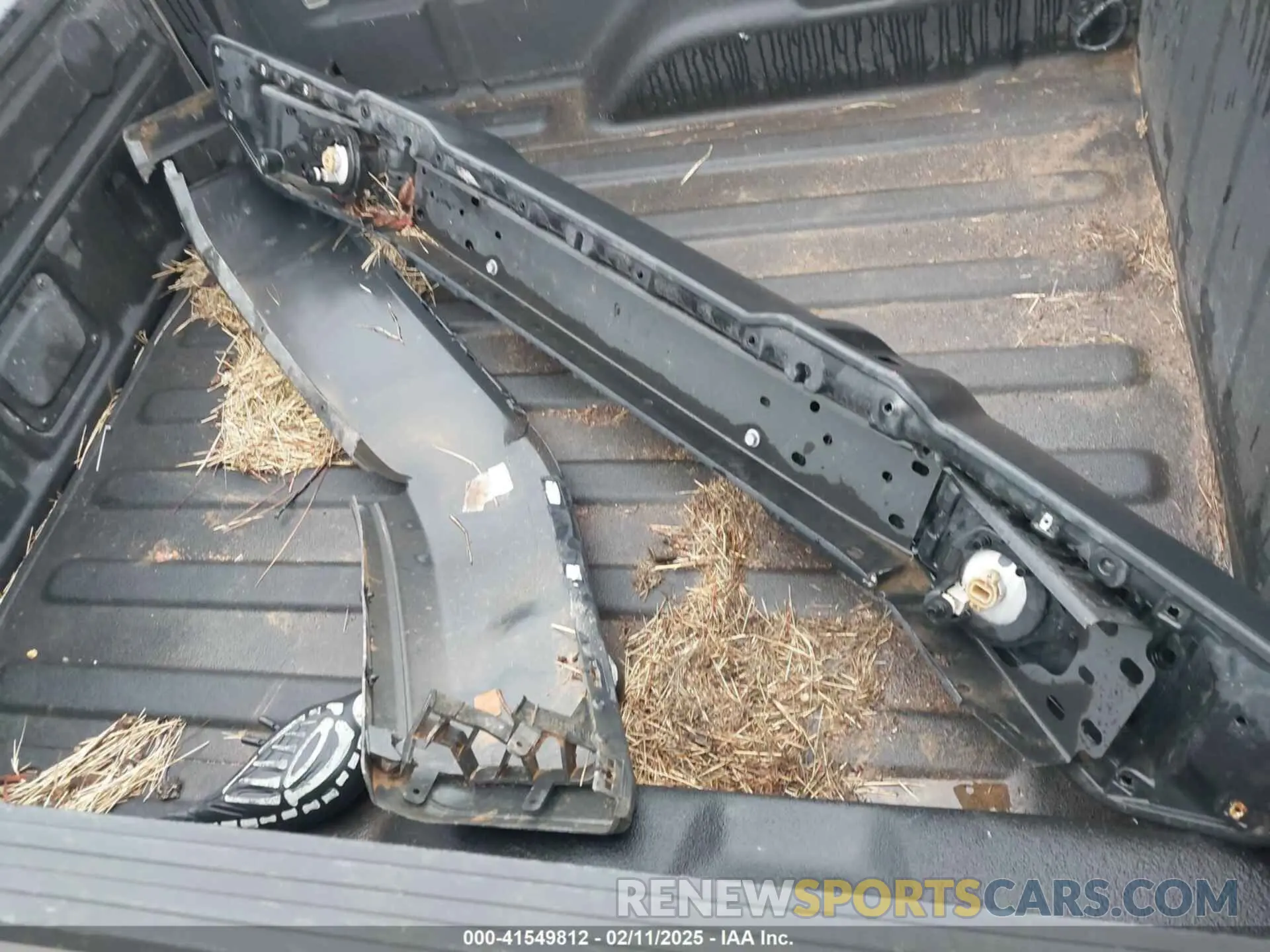 12 Photograph of a damaged car 1C6HJTAG2LL184767 JEEP GLADIATOR 2020