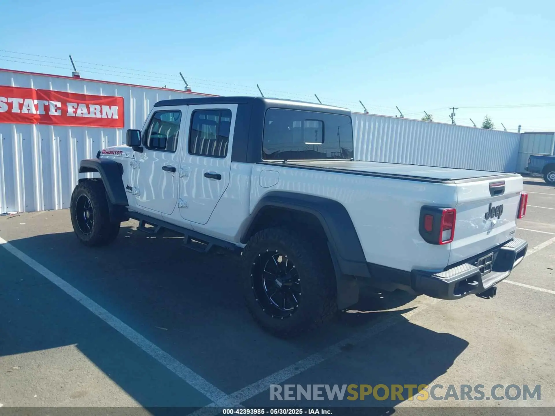 3 Photograph of a damaged car 1C6HJTAG3LL112699 JEEP GLADIATOR 2020