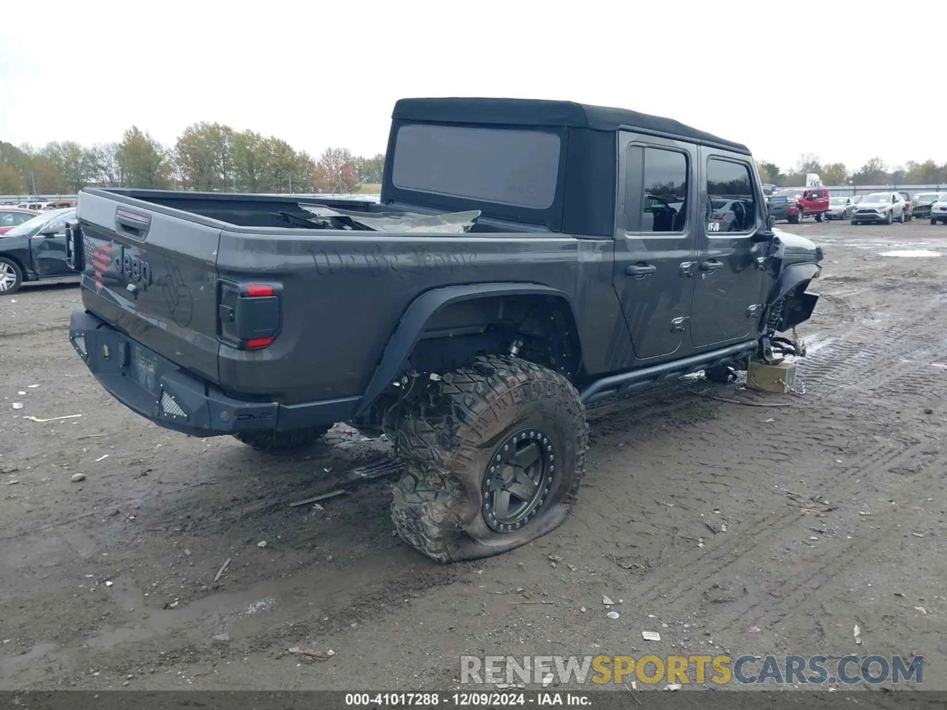4 Photograph of a damaged car 1C6HJTAG3LL132886 JEEP GLADIATOR 2020