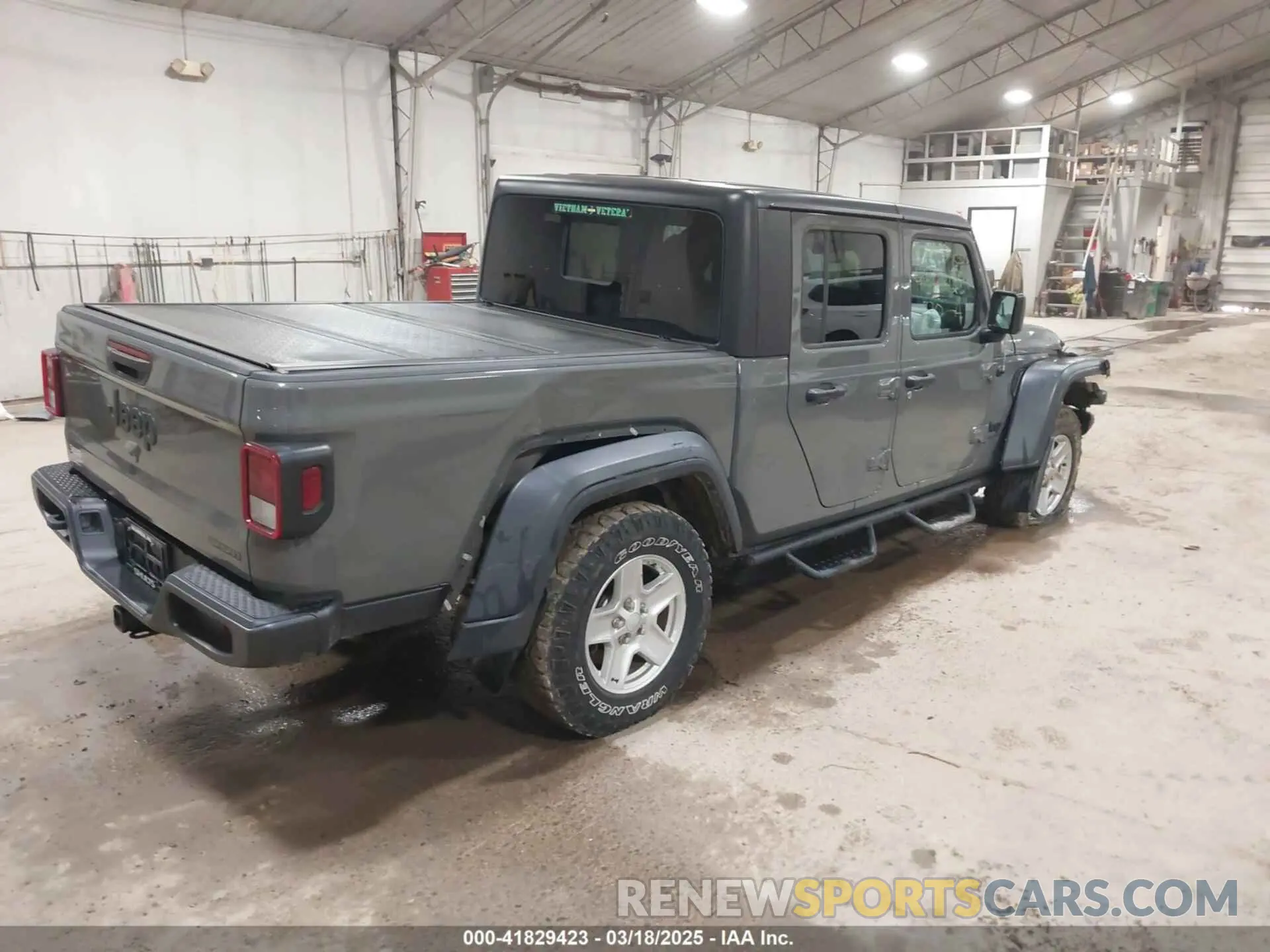 4 Photograph of a damaged car 1C6HJTAG4LL143864 JEEP GLADIATOR 2020