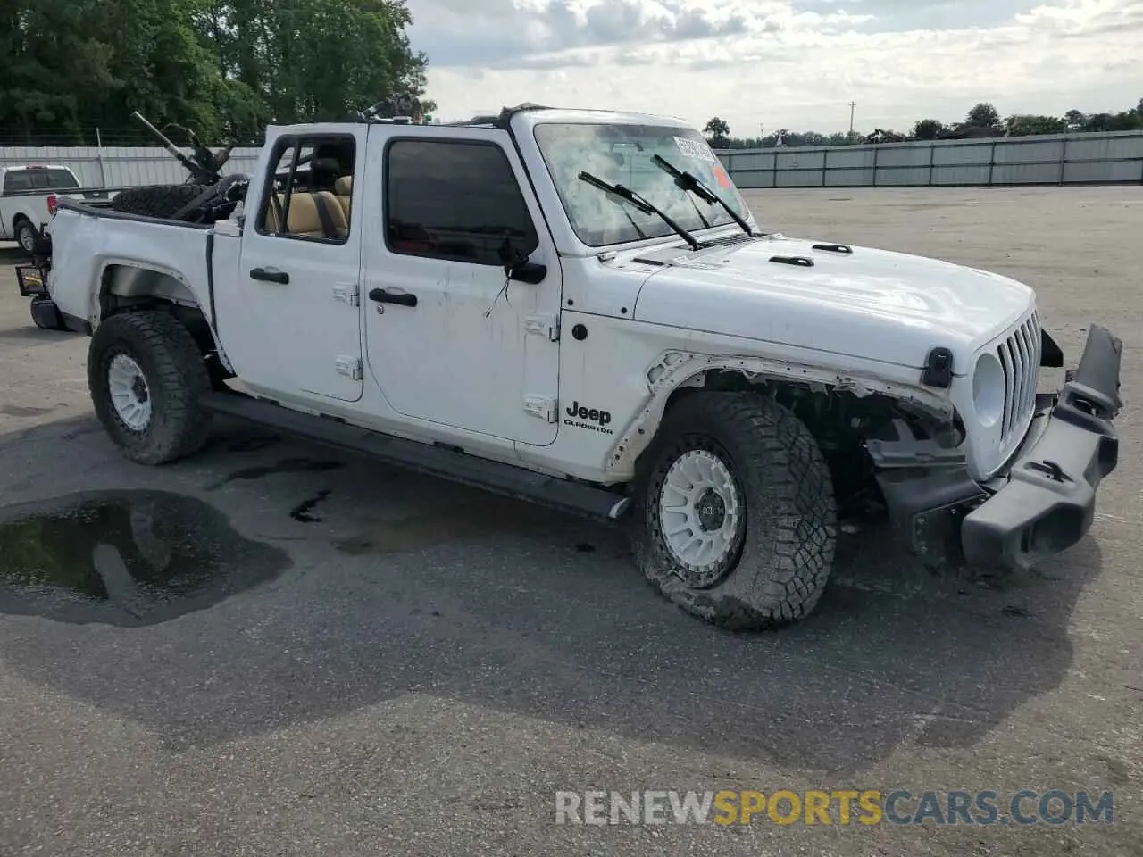 4 Photograph of a damaged car 1C6HJTAG5LL109304 JEEP GLADIATOR 2020