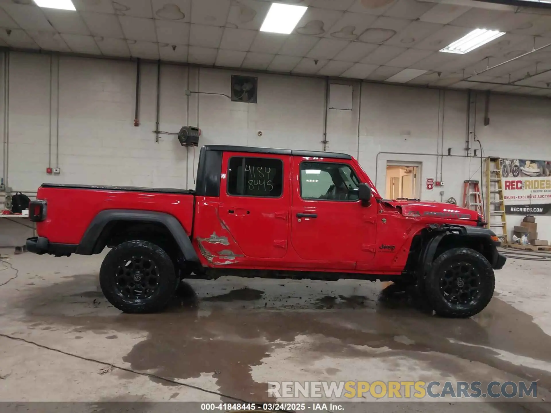 13 Photograph of a damaged car 1C6HJTAG5LL129813 JEEP GLADIATOR 2020