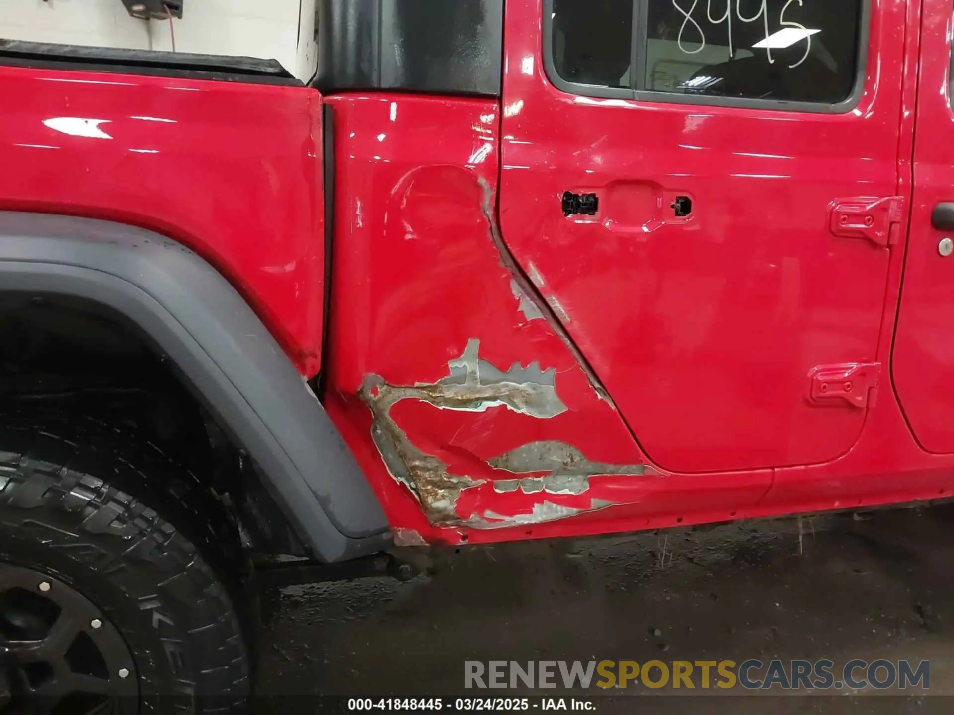 17 Photograph of a damaged car 1C6HJTAG5LL129813 JEEP GLADIATOR 2020
