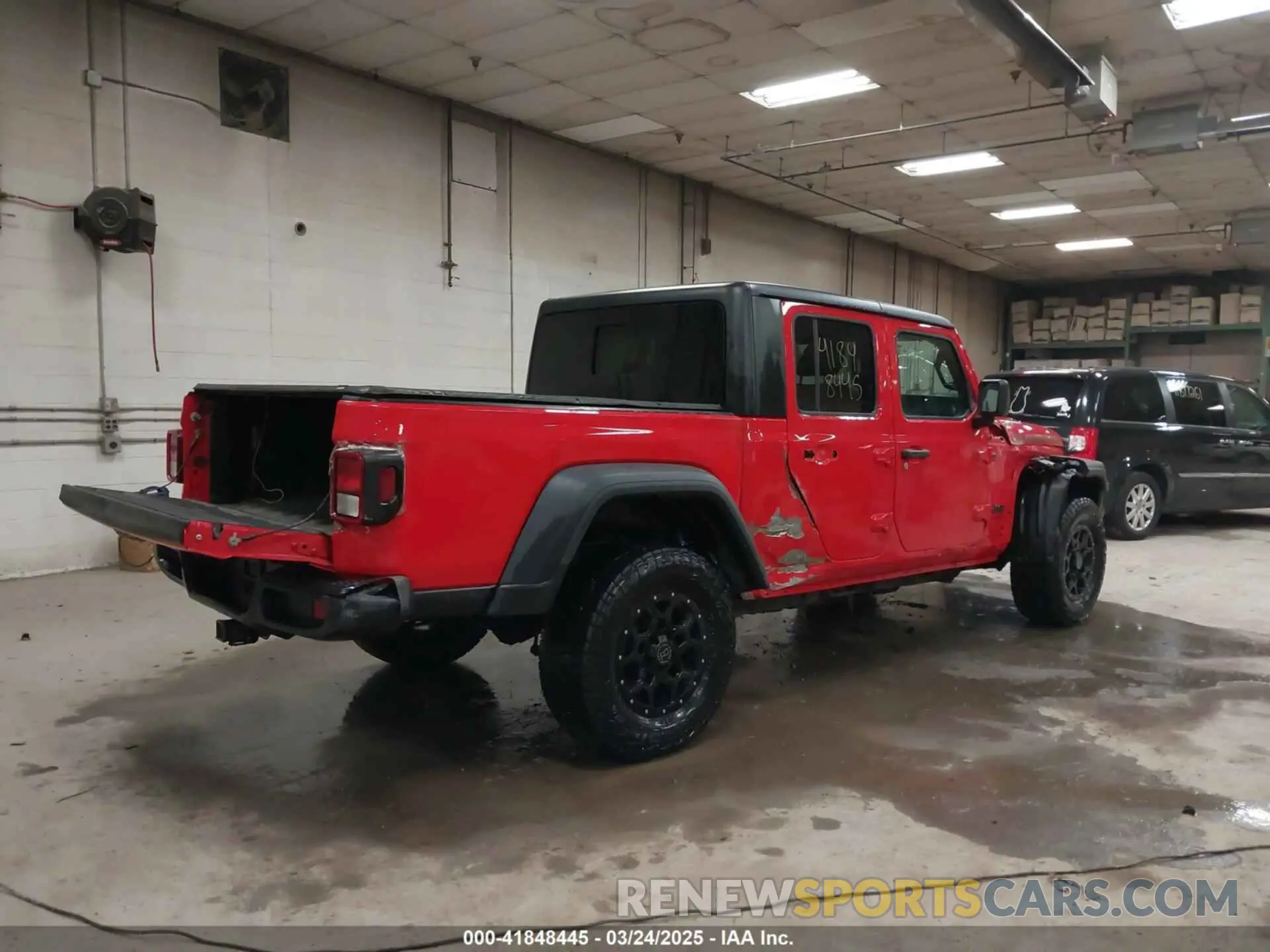 4 Photograph of a damaged car 1C6HJTAG5LL129813 JEEP GLADIATOR 2020
