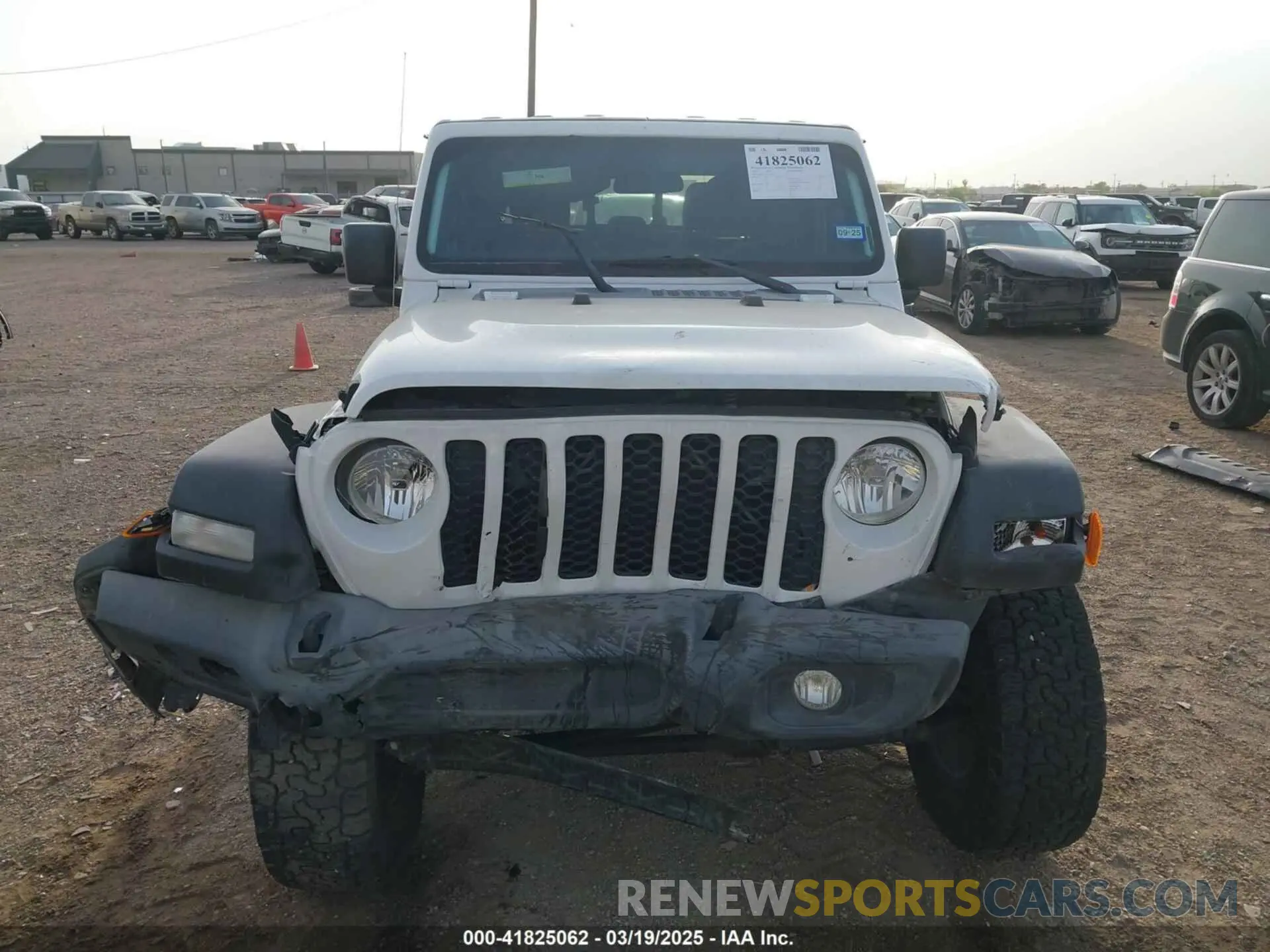 12 Photograph of a damaged car 1C6HJTAG5LL141251 JEEP GLADIATOR 2020