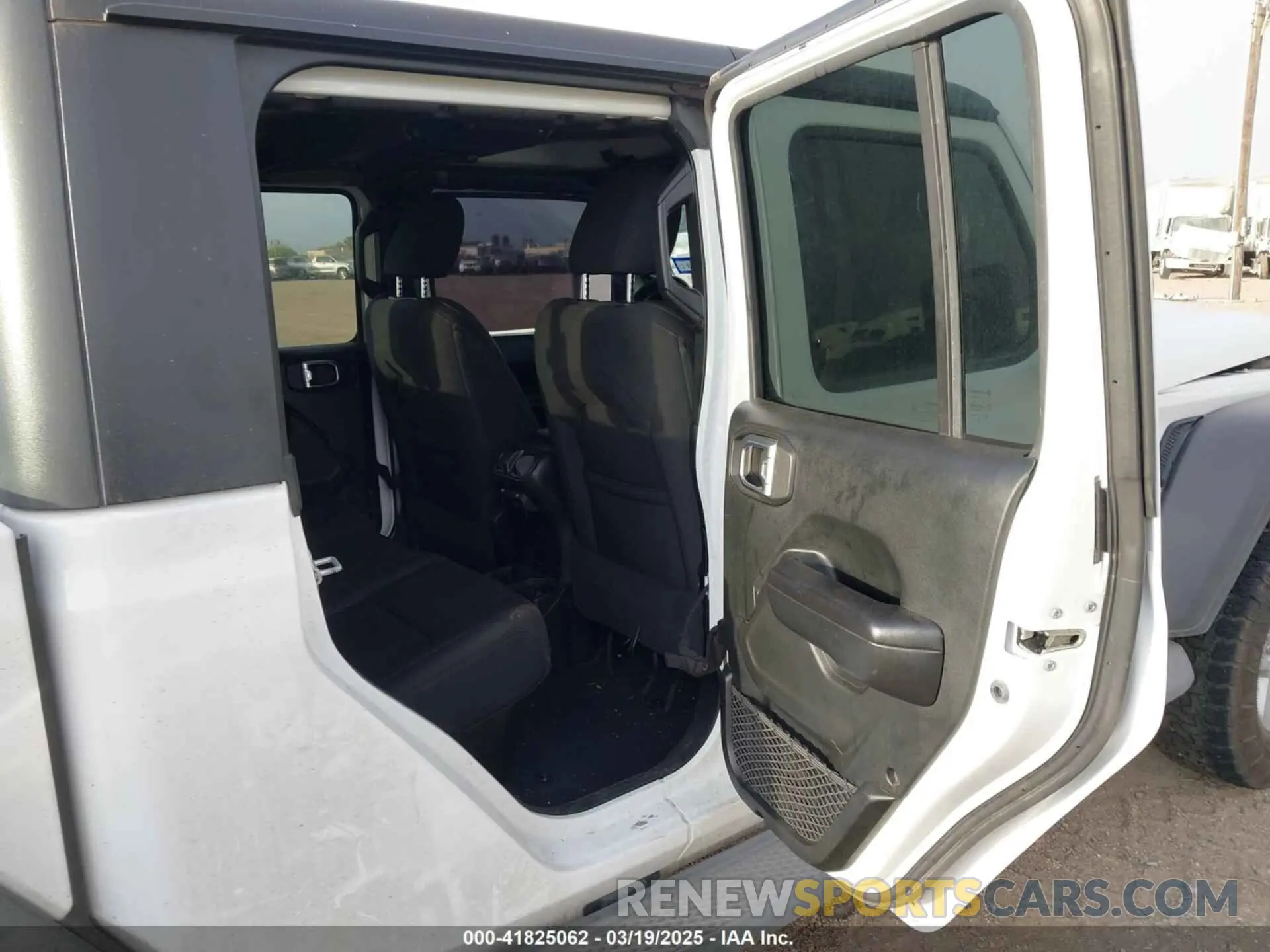 8 Photograph of a damaged car 1C6HJTAG5LL141251 JEEP GLADIATOR 2020