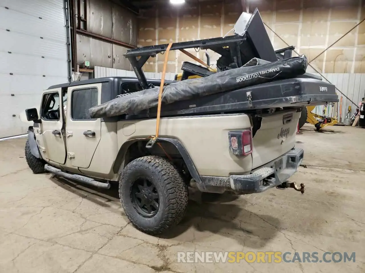 2 Photograph of a damaged car 1C6HJTAG5LL173357 JEEP GLADIATOR 2020