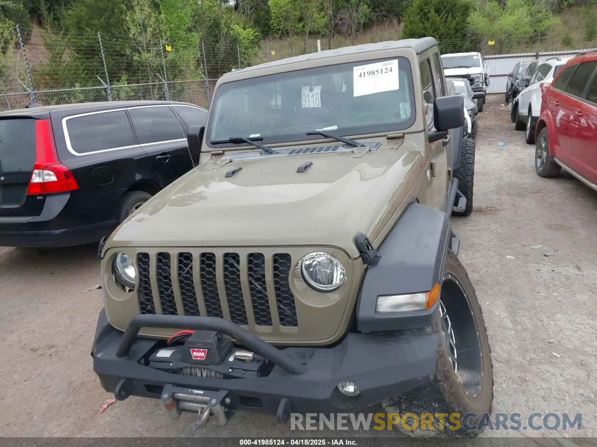 13 Photograph of a damaged car 1C6HJTAG6LL194671 JEEP GLADIATOR 2020