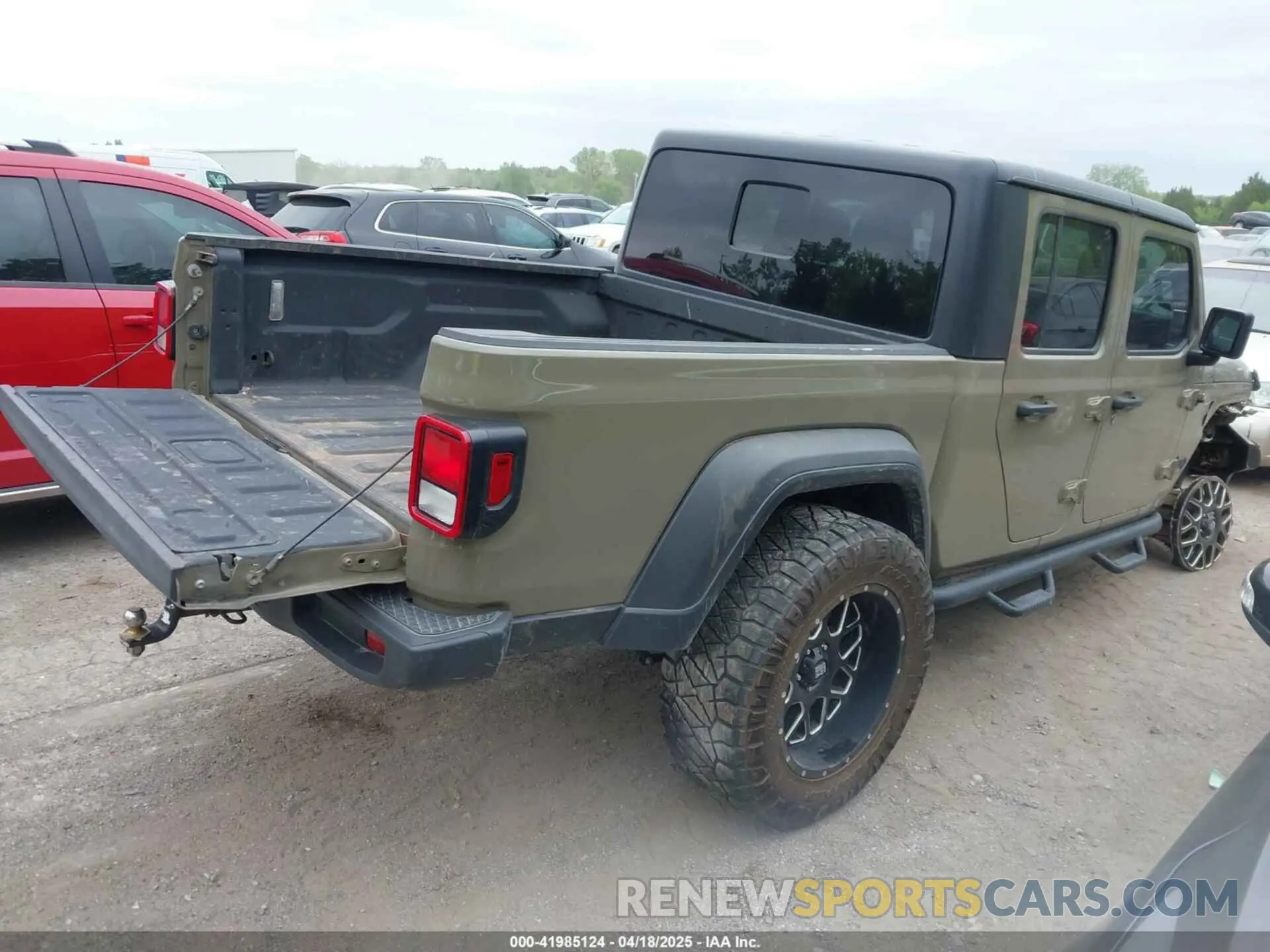 4 Photograph of a damaged car 1C6HJTAG6LL194671 JEEP GLADIATOR 2020