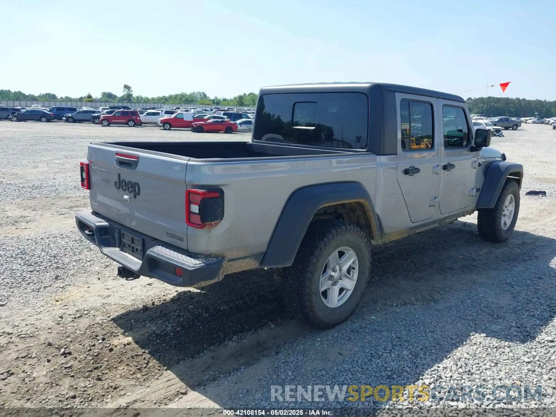 4 Photograph of a damaged car 1C6HJTAG7LL128940 JEEP GLADIATOR 2020