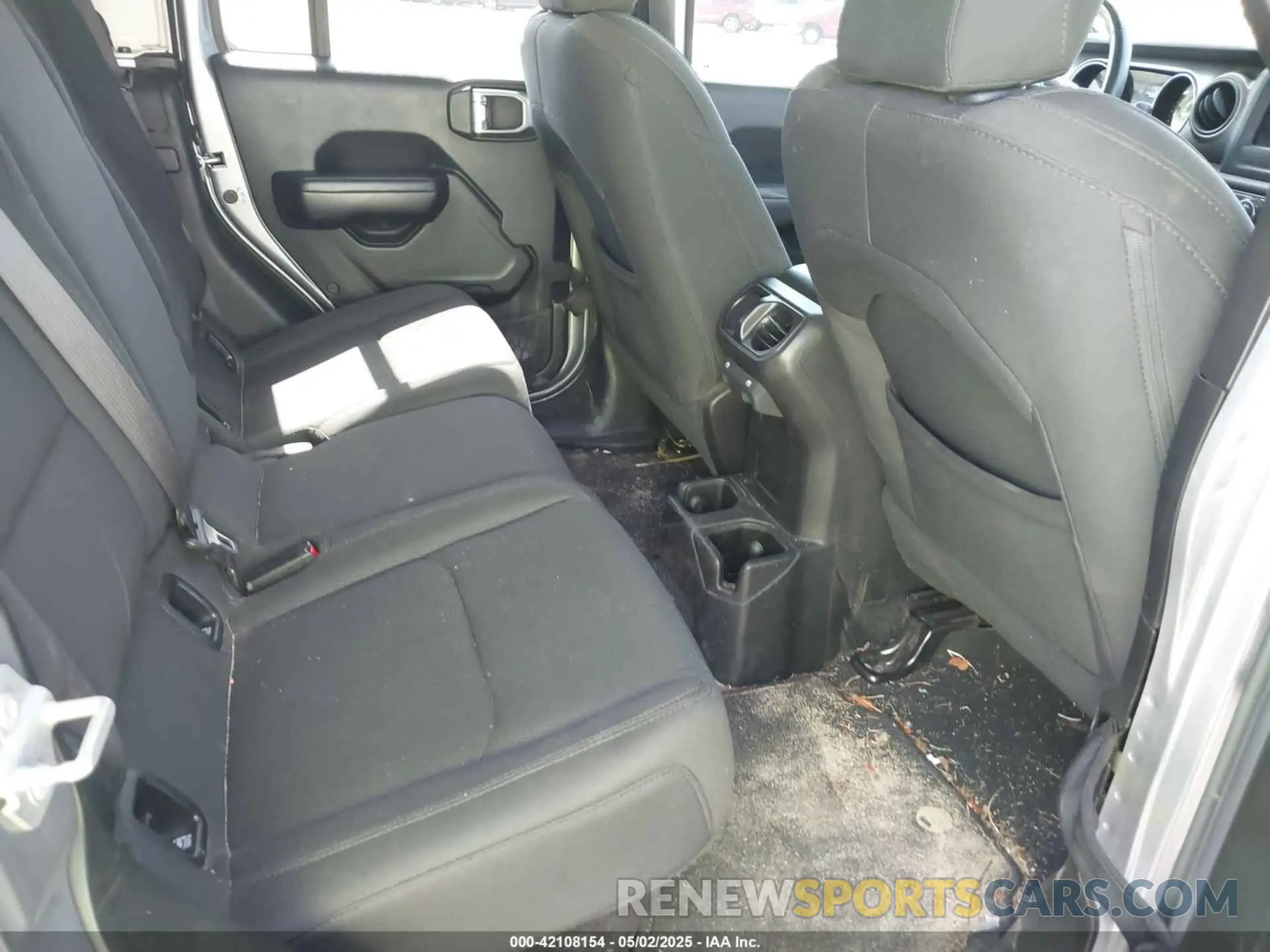 8 Photograph of a damaged car 1C6HJTAG7LL128940 JEEP GLADIATOR 2020