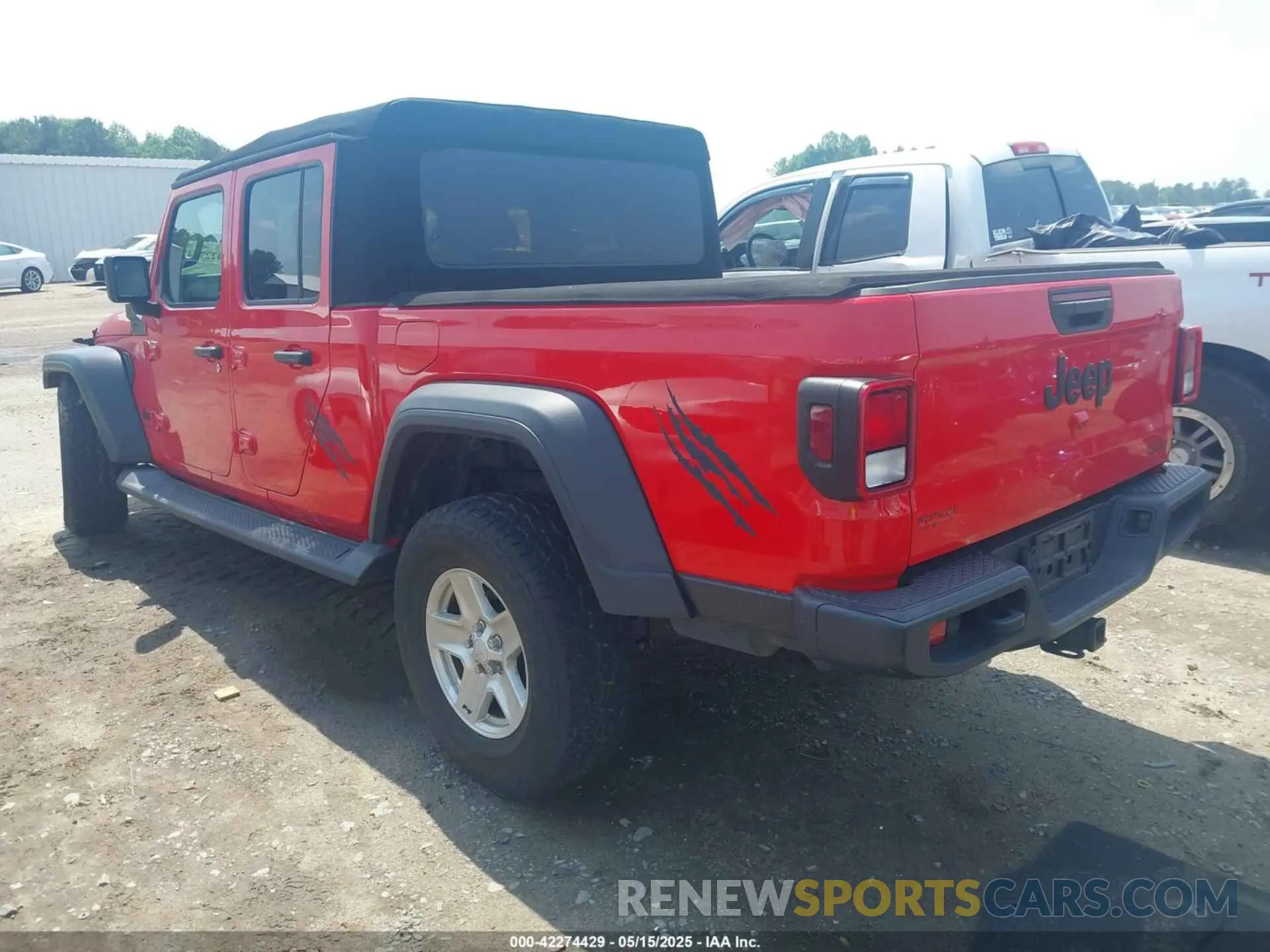 3 Photograph of a damaged car 1C6HJTAG7LL133586 JEEP GLADIATOR 2020