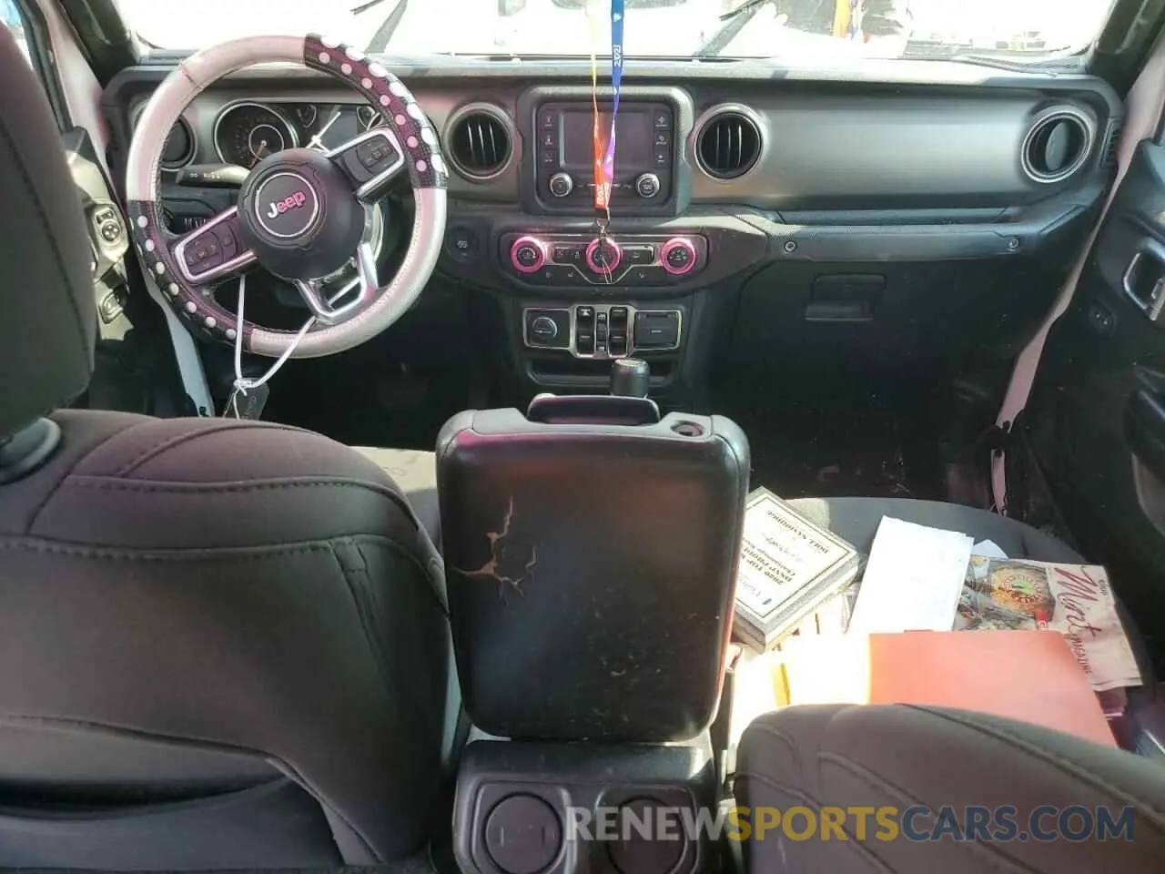 8 Photograph of a damaged car 1C6HJTAG8LL121995 JEEP GLADIATOR 2020