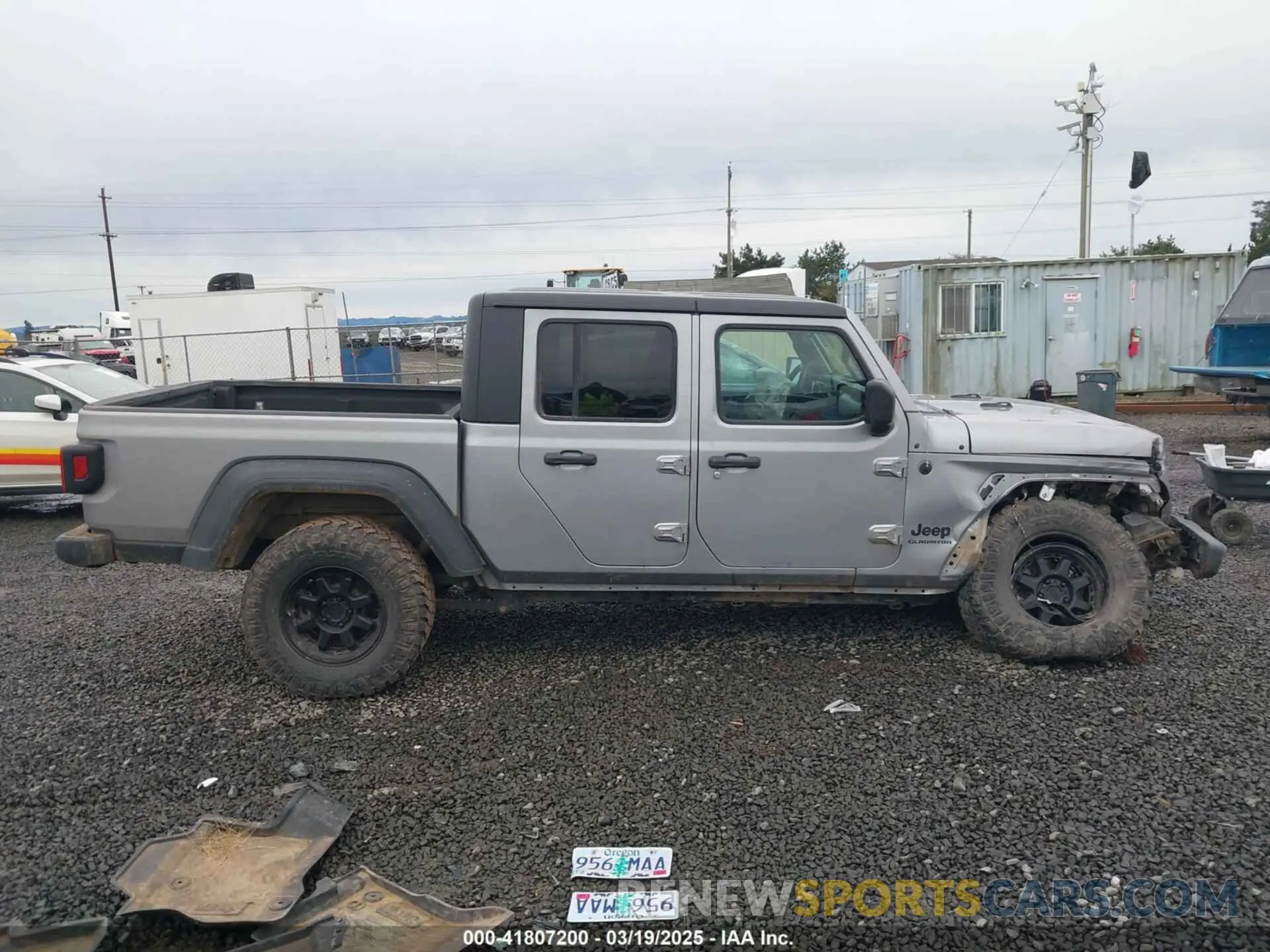 14 Photograph of a damaged car 1C6HJTAG8LL130311 JEEP GLADIATOR 2020
