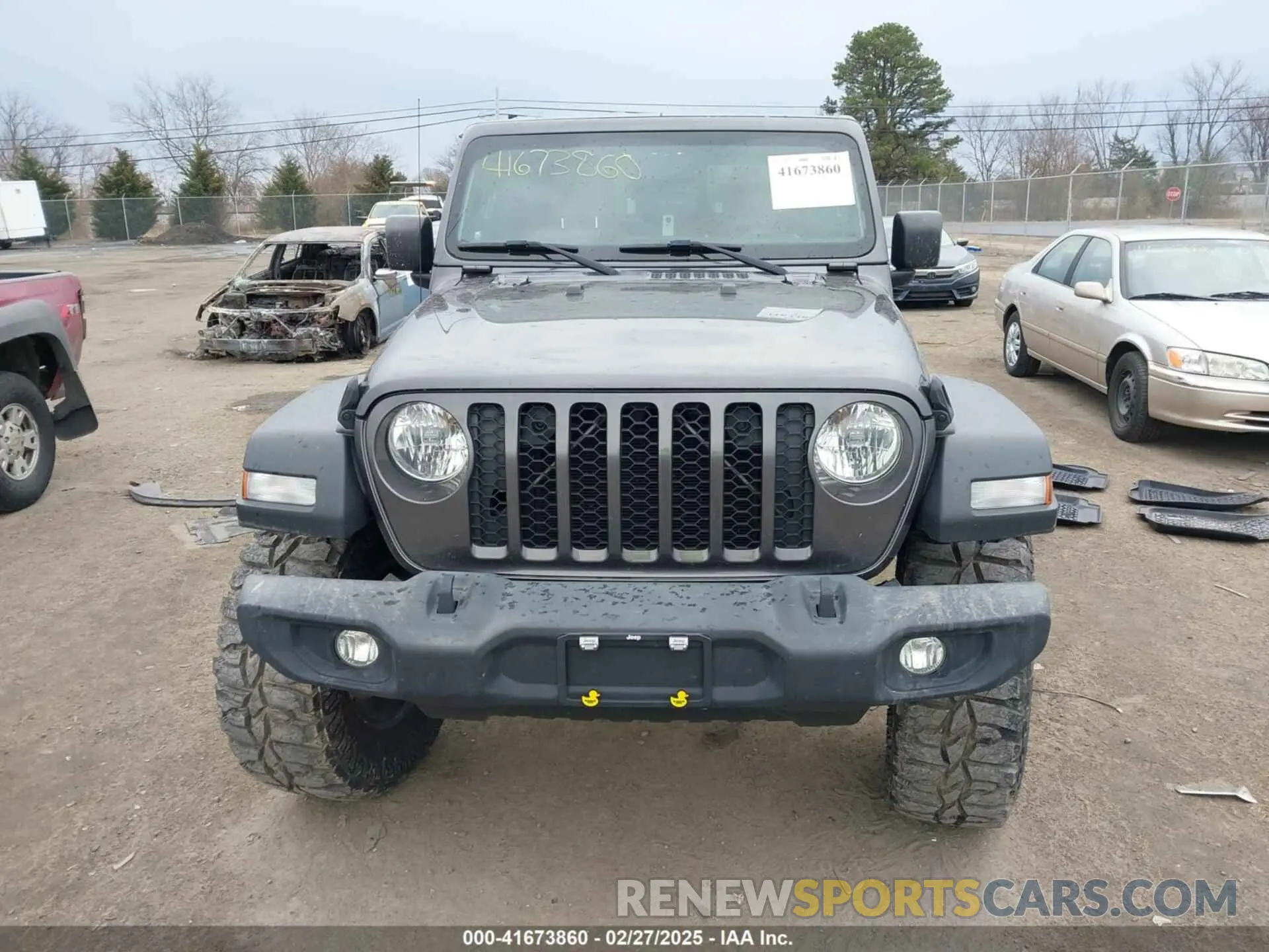 12 Photograph of a damaged car 1C6HJTAG8LL141535 JEEP GLADIATOR 2020
